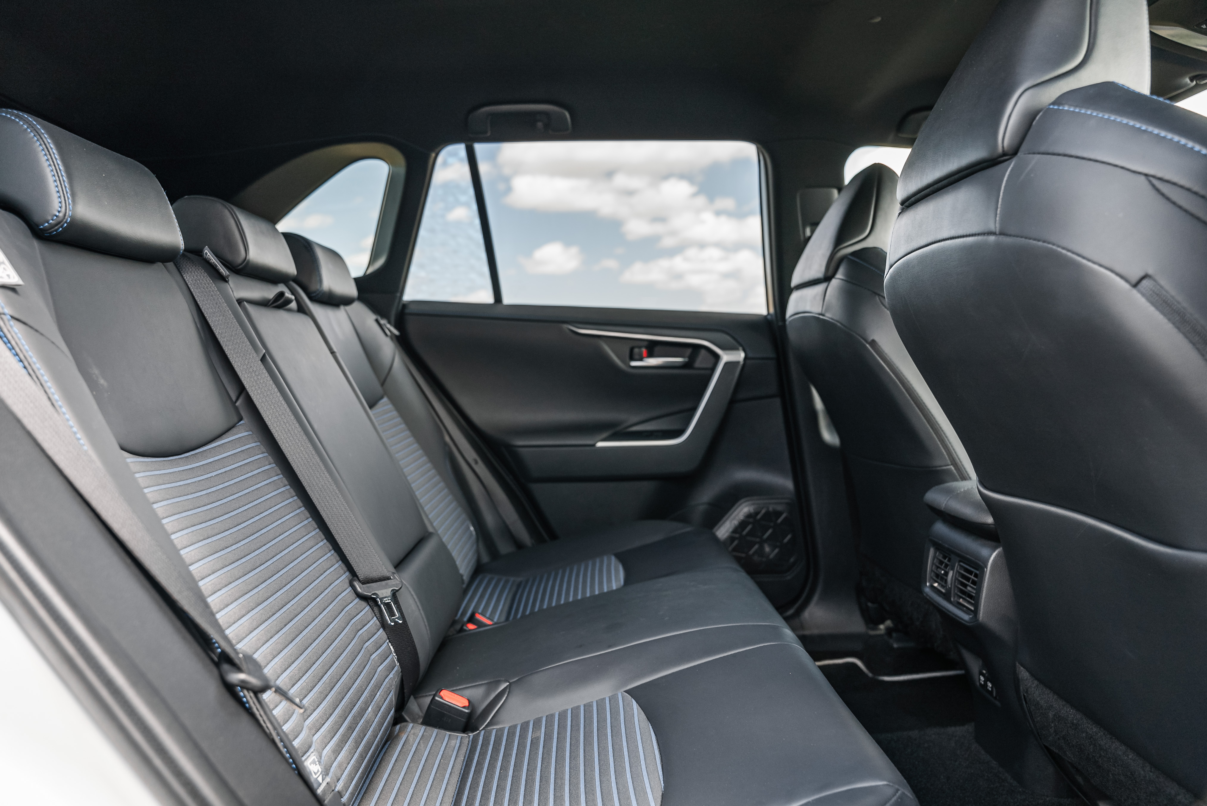 TOYOTA RAV4 RAV4 2.5 Hybrid Dynamic Force SQUARE Collection