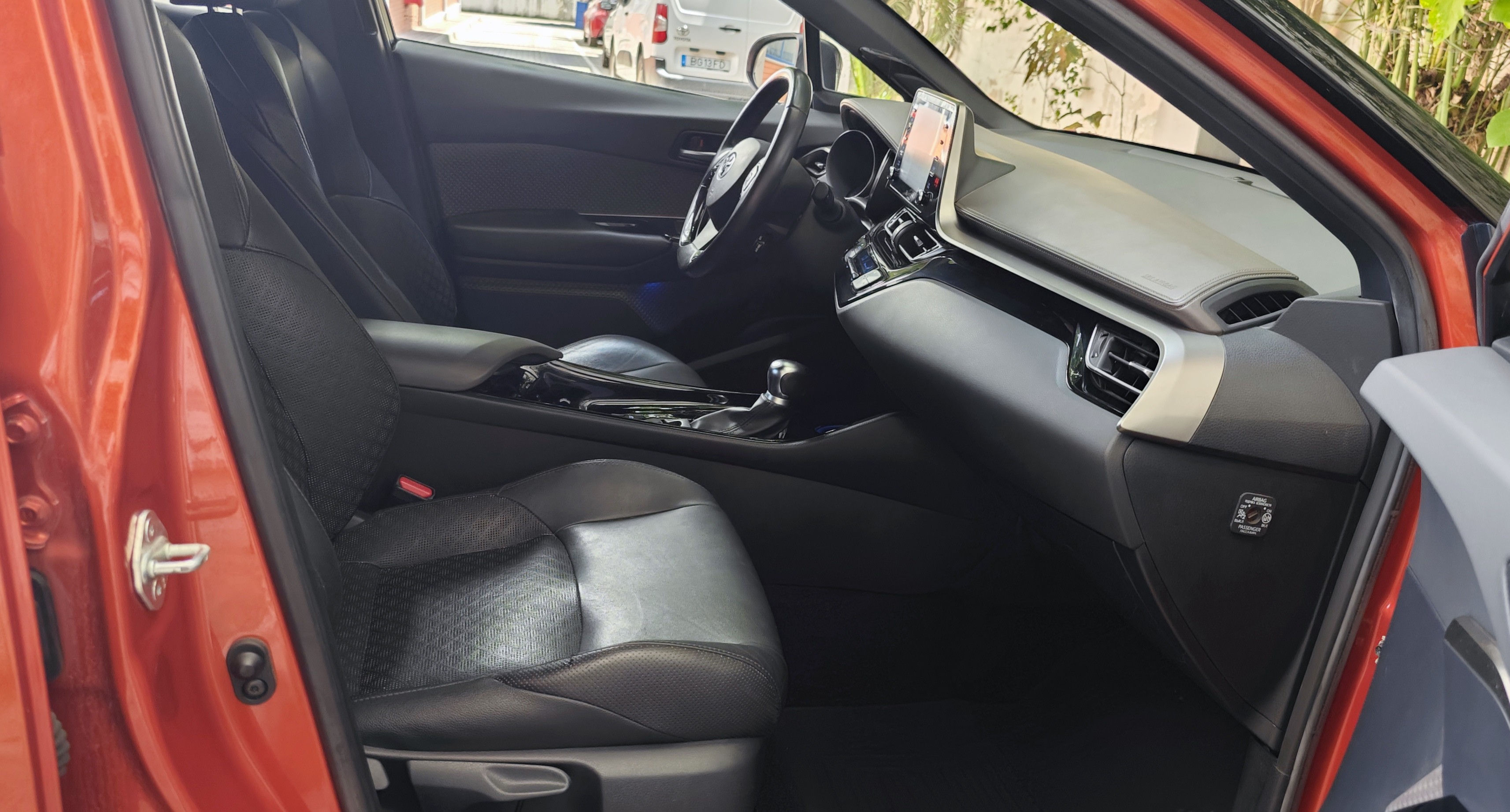 TOYOTA TOYOTA C-HR C-HR 2.0 Hybrid Dynamic Force Premier Edition