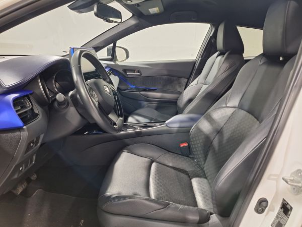 TOYOTA C-HR 2.0 Hybrid Dynamic Force Lounge