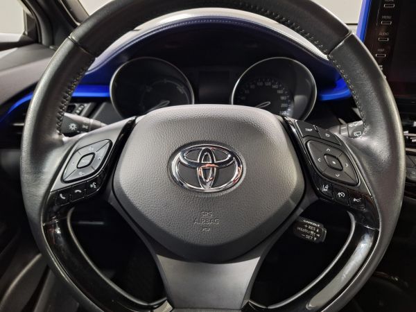 TOYOTA C-HR 2.0 Hybrid Dynamic Force Lounge