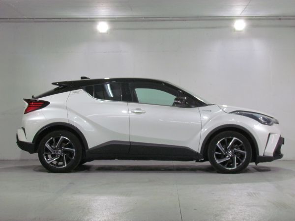 TOYOTA C-HR 2.0 Hybrid Dynamic Force Lounge