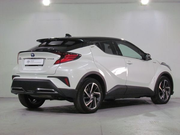 TOYOTA C-HR 2.0 Hybrid Dynamic Force Lounge