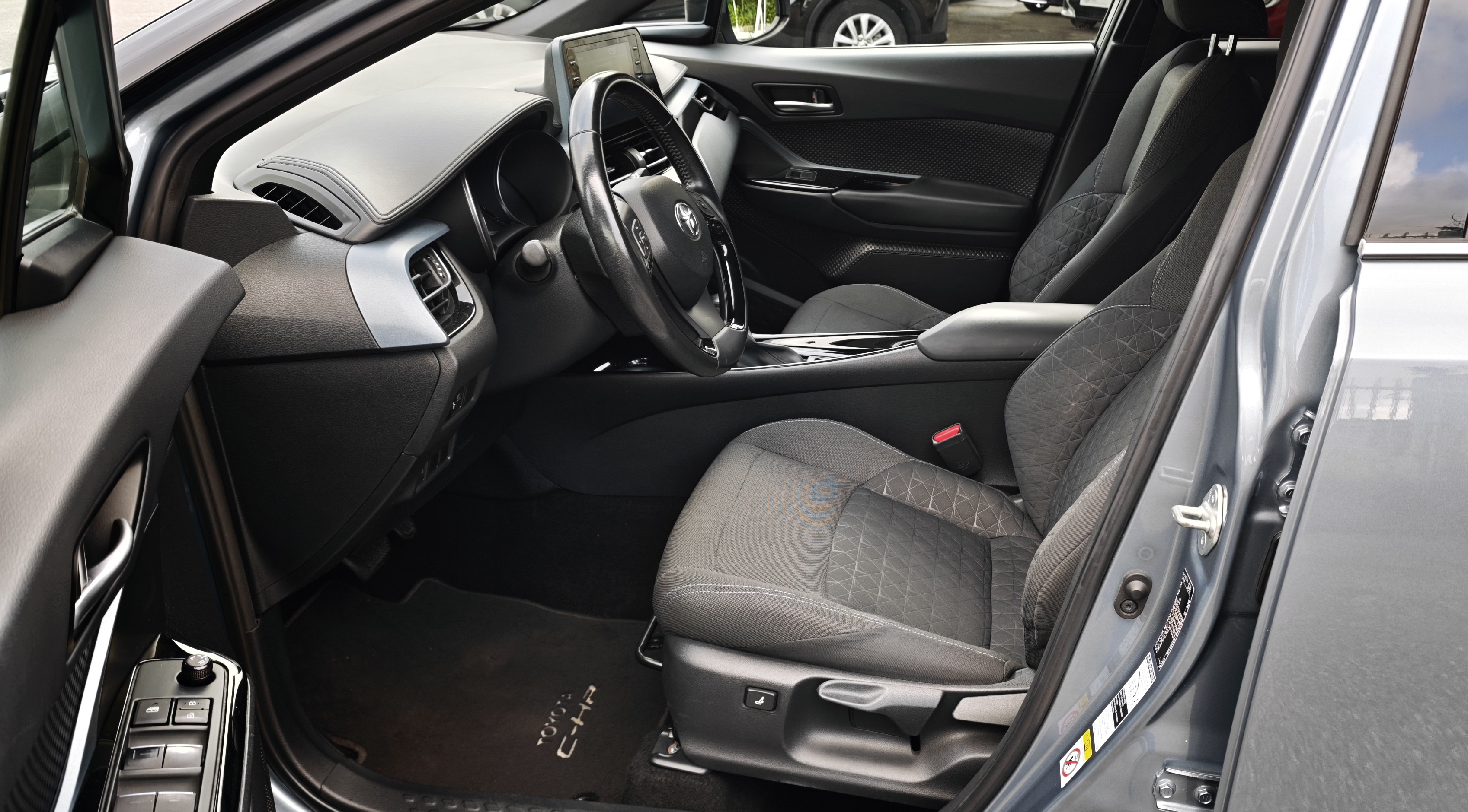 TOYOTA TOYOTA C-HR C-HR 2.0 Hybrid Dynamic Force SQUARE Collection