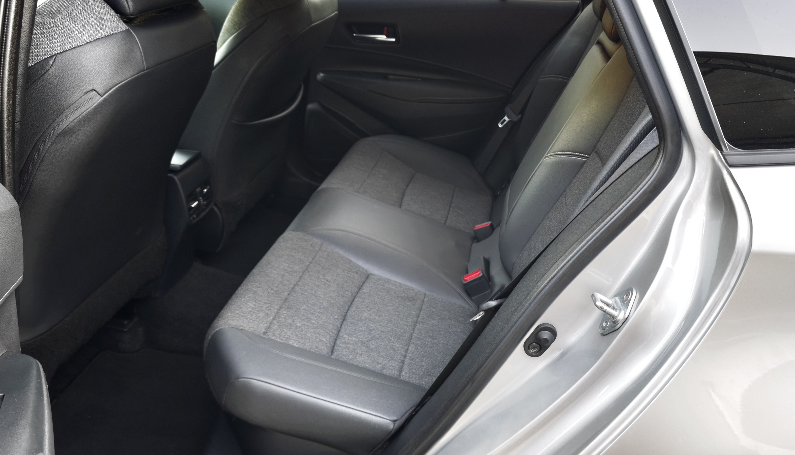 TOYOTA COROLLA TS Corolla TS 1.8 Hybrid Comfort + Pack Sport
