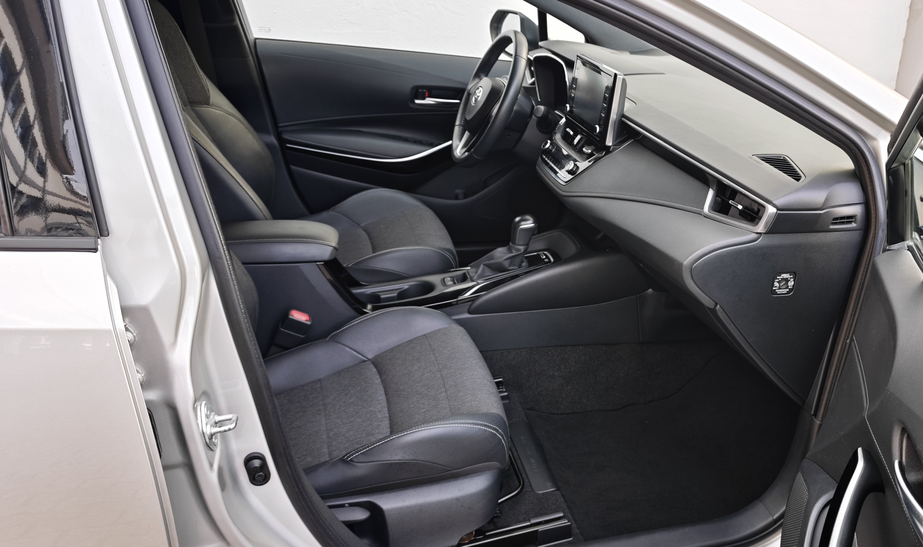 TOYOTA COROLLA HB Corolla HB 1.8 Hybrid Comfort + Pack Sport