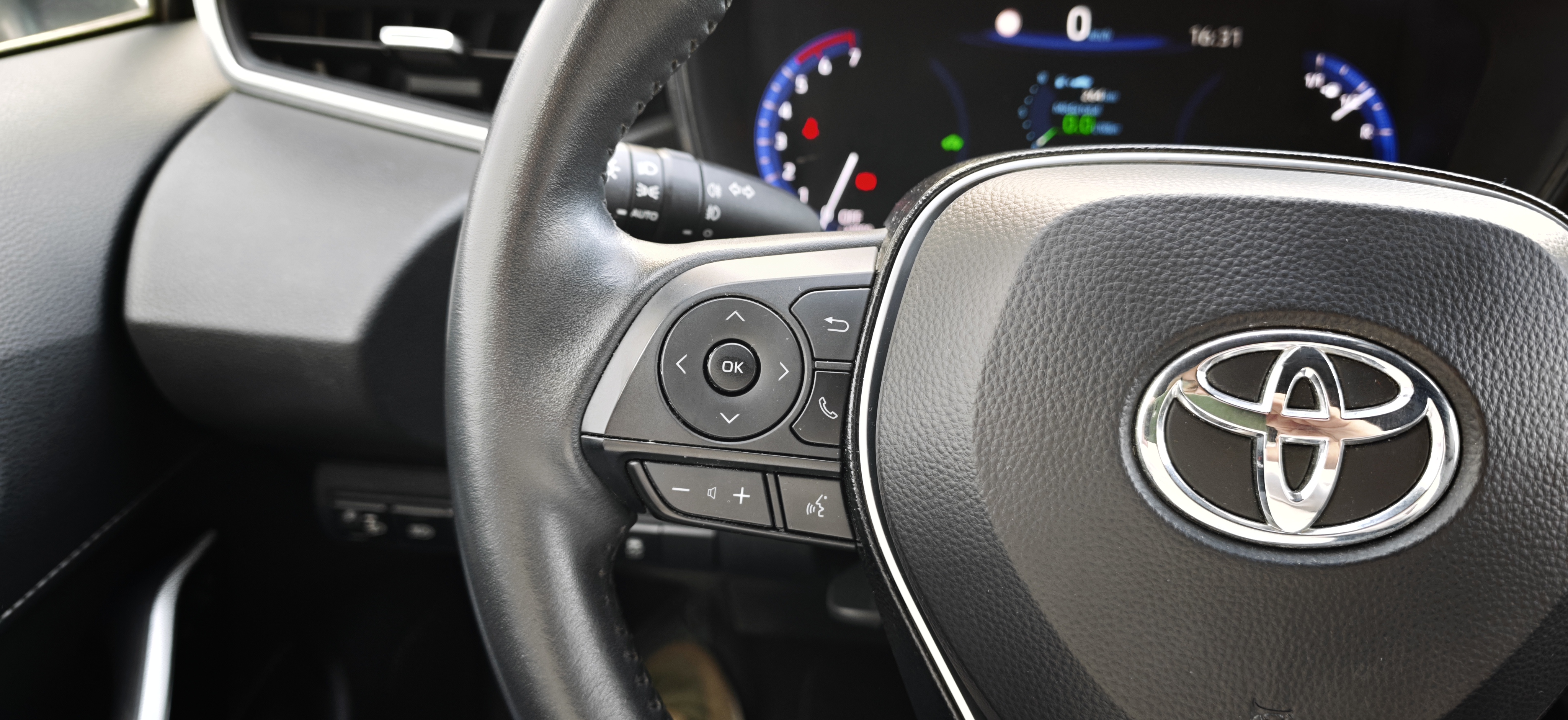 TOYOTA COROLLA HB Corolla HB 1.8 Hybrid Comfort + Pack Sport