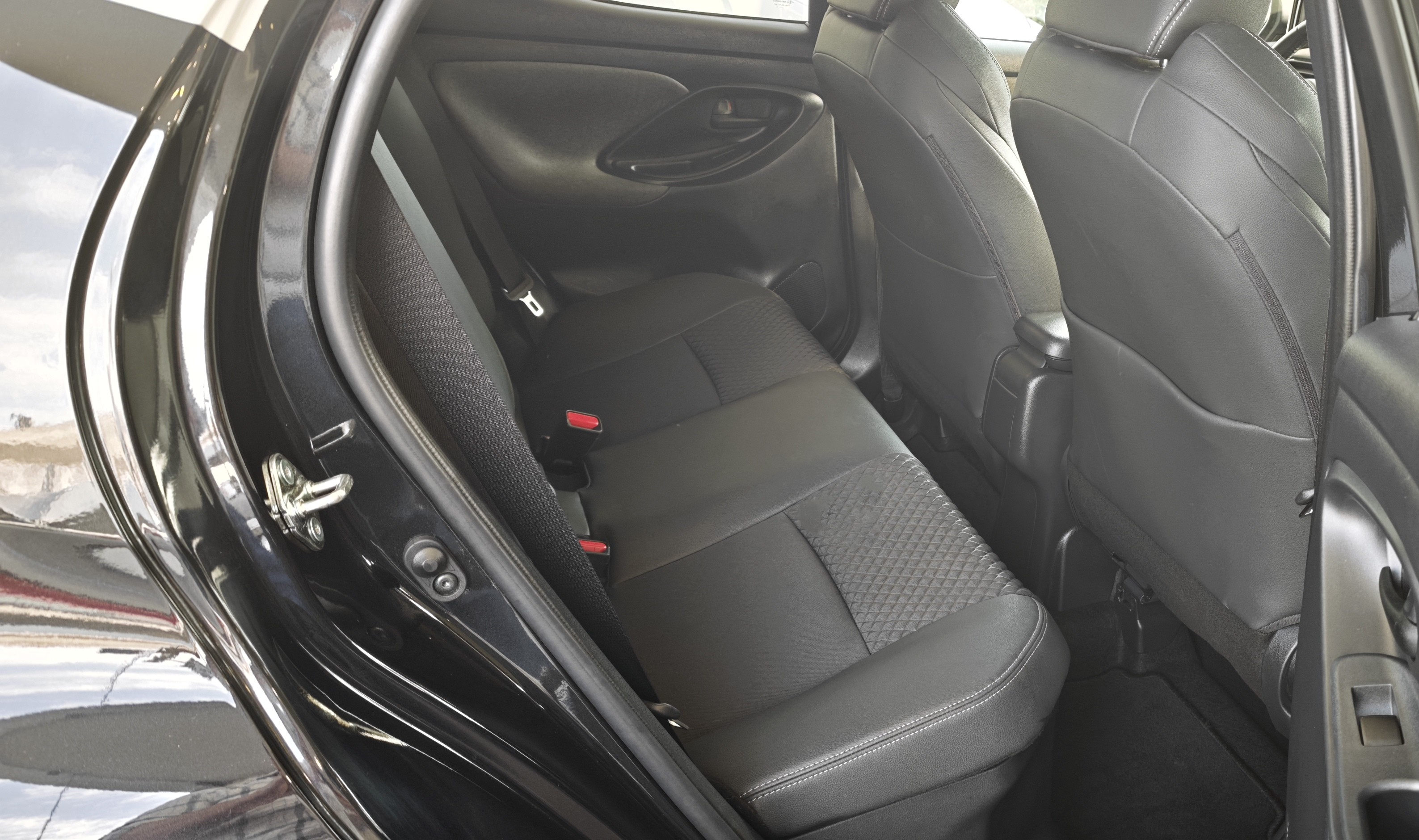 TOYOTA YARIS NG Yaris 1.5 Hybrid Dynamic Force SQUARE Collection