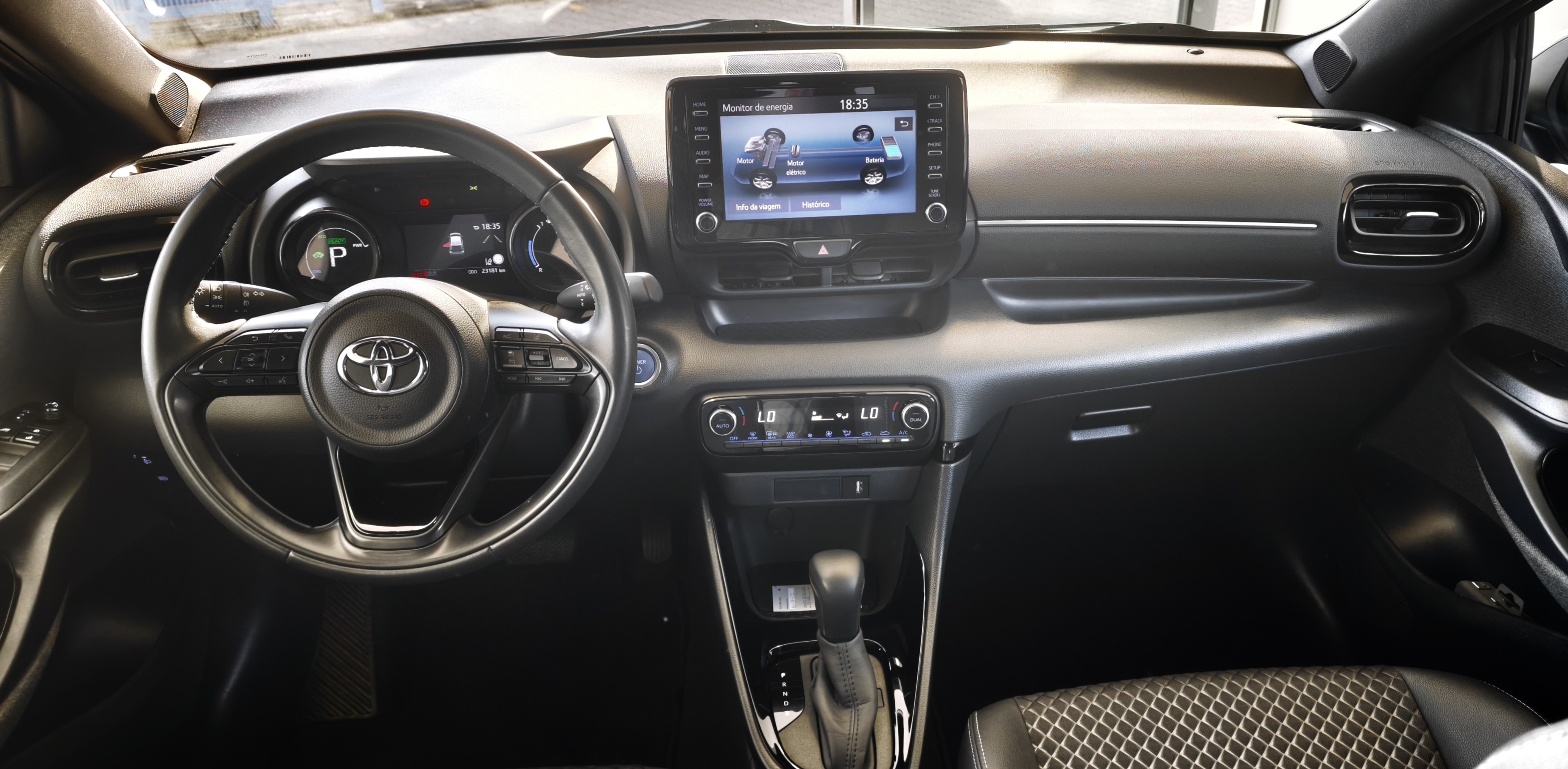 TOYOTA YARIS NG Yaris 1.5 Hybrid Dynamic Force SQUARE Collection