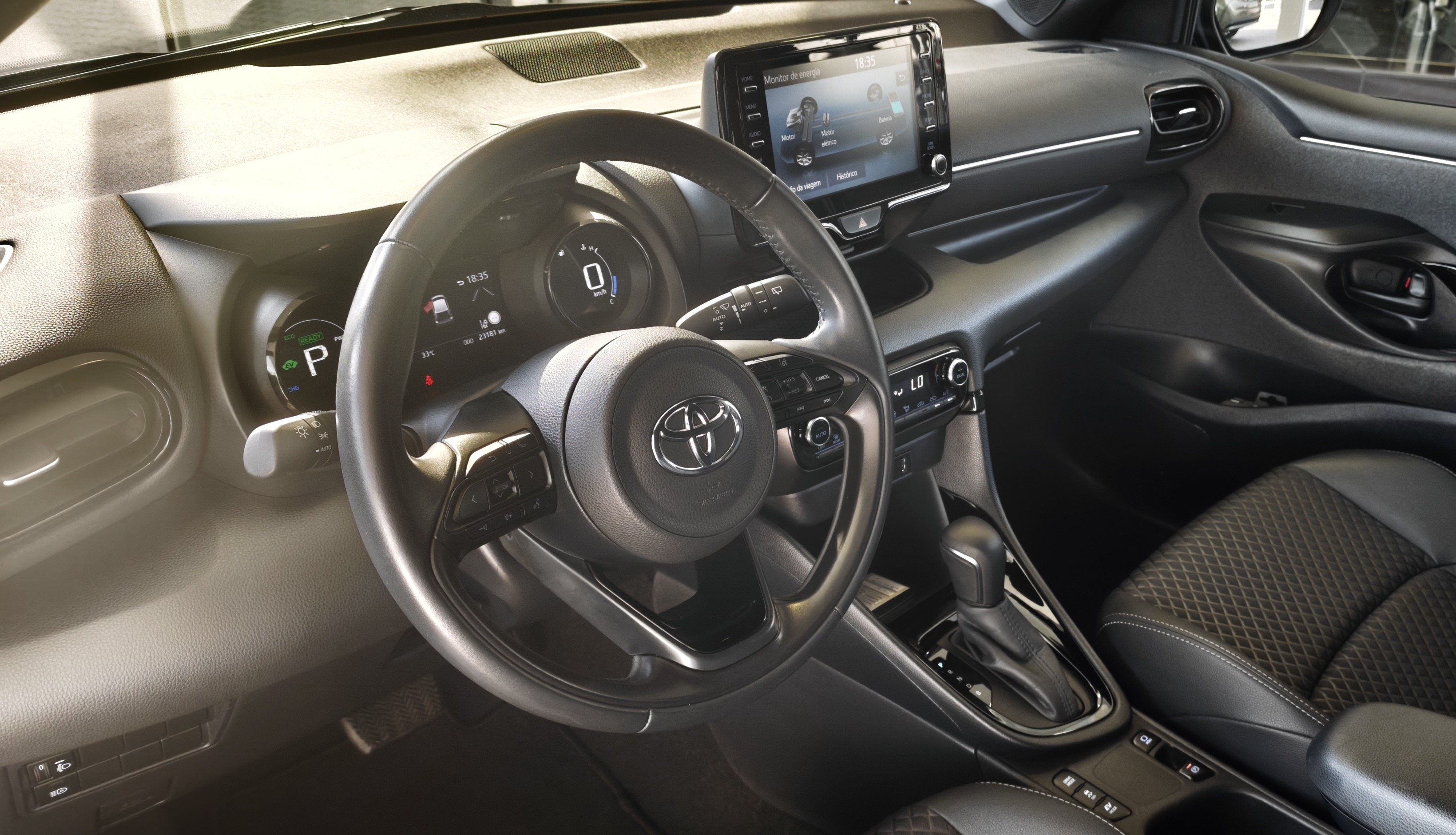 TOYOTA YARIS NG Yaris 1.5 Hybrid Dynamic Force SQUARE Collection