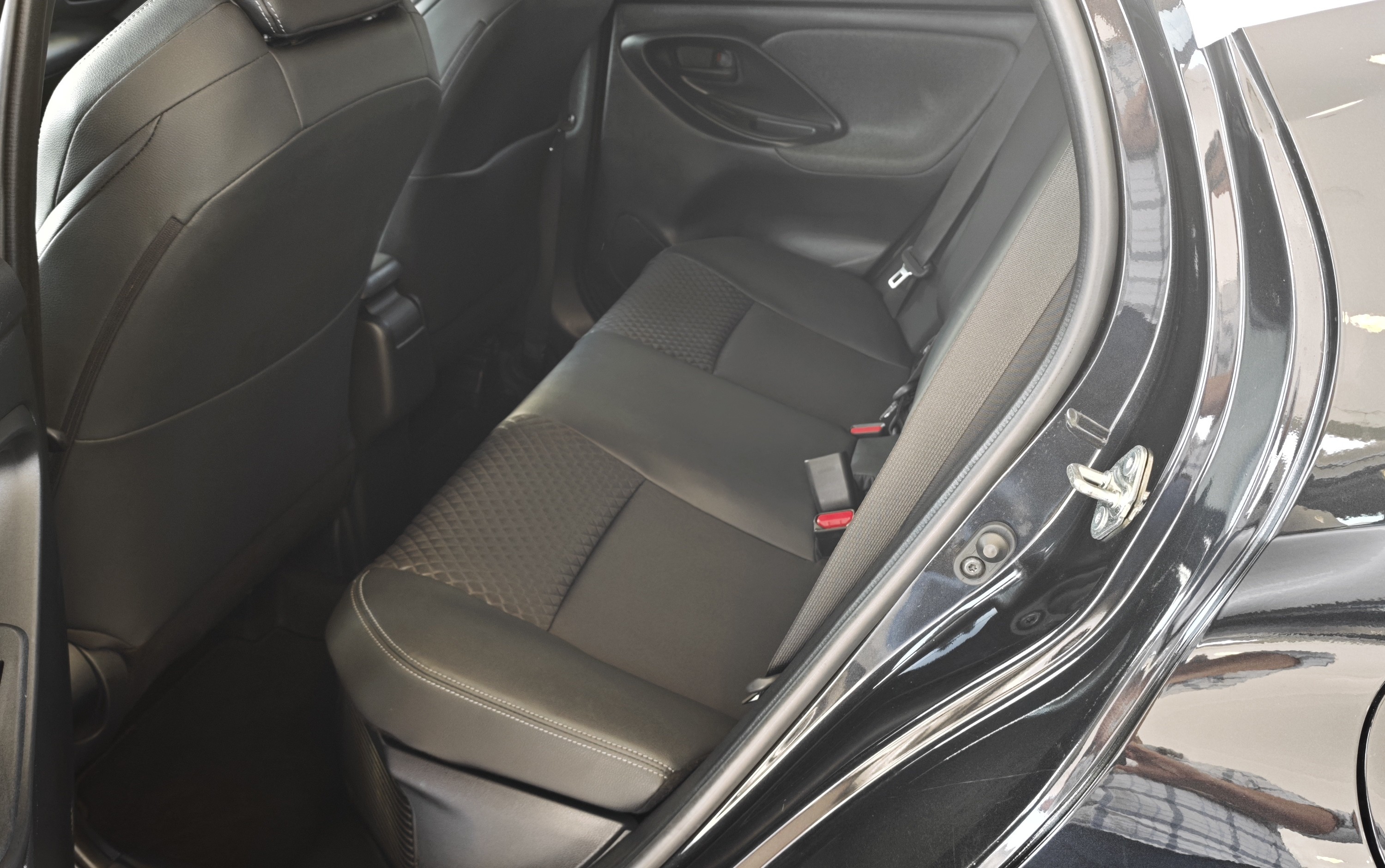 TOYOTA YARIS NG Yaris 1.5 Hybrid Dynamic Force SQUARE Collection