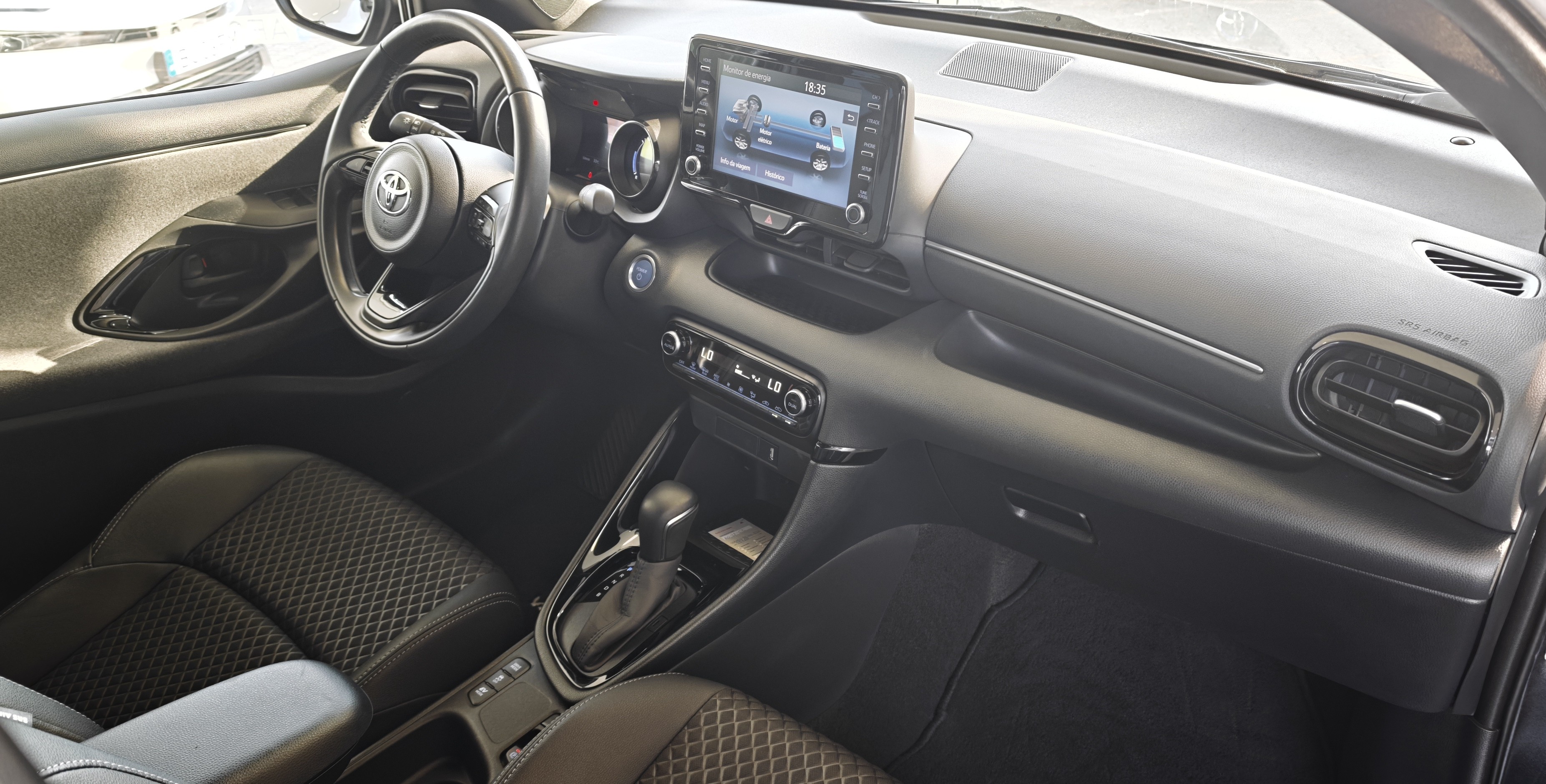 TOYOTA YARIS NG Yaris 1.5 Hybrid Dynamic Force SQUARE Collection