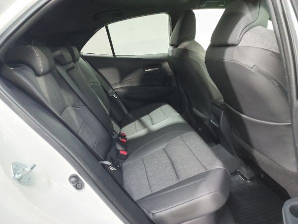 TOYOTA COROLLA HB Corolla HB 1.8 Hybrid Comfort + Pack Sport