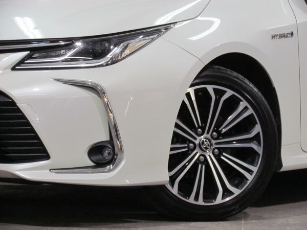 TOYOTA COROLLA SEDAN 1.8 Hybrid Exclusive