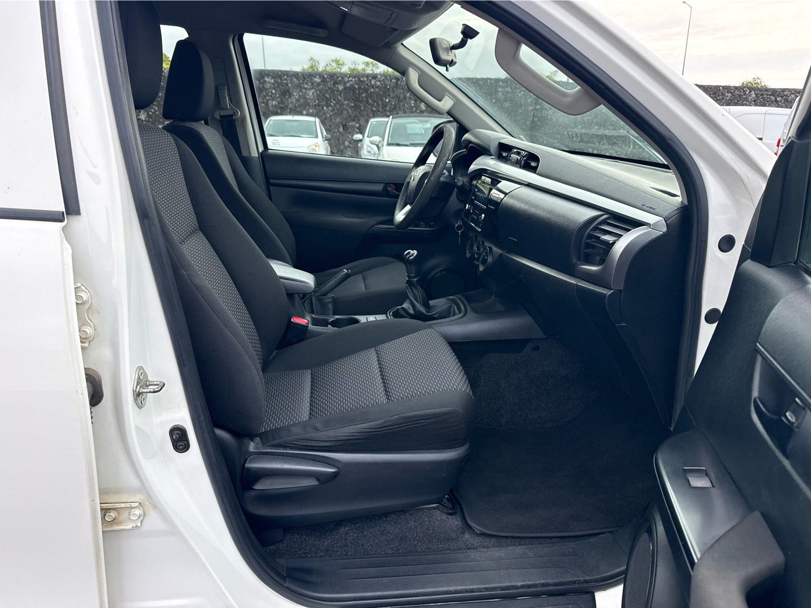 TOYOTA HILUX Hilux 2.4D 4x4 Cabina Dupla Caixa Met�lica