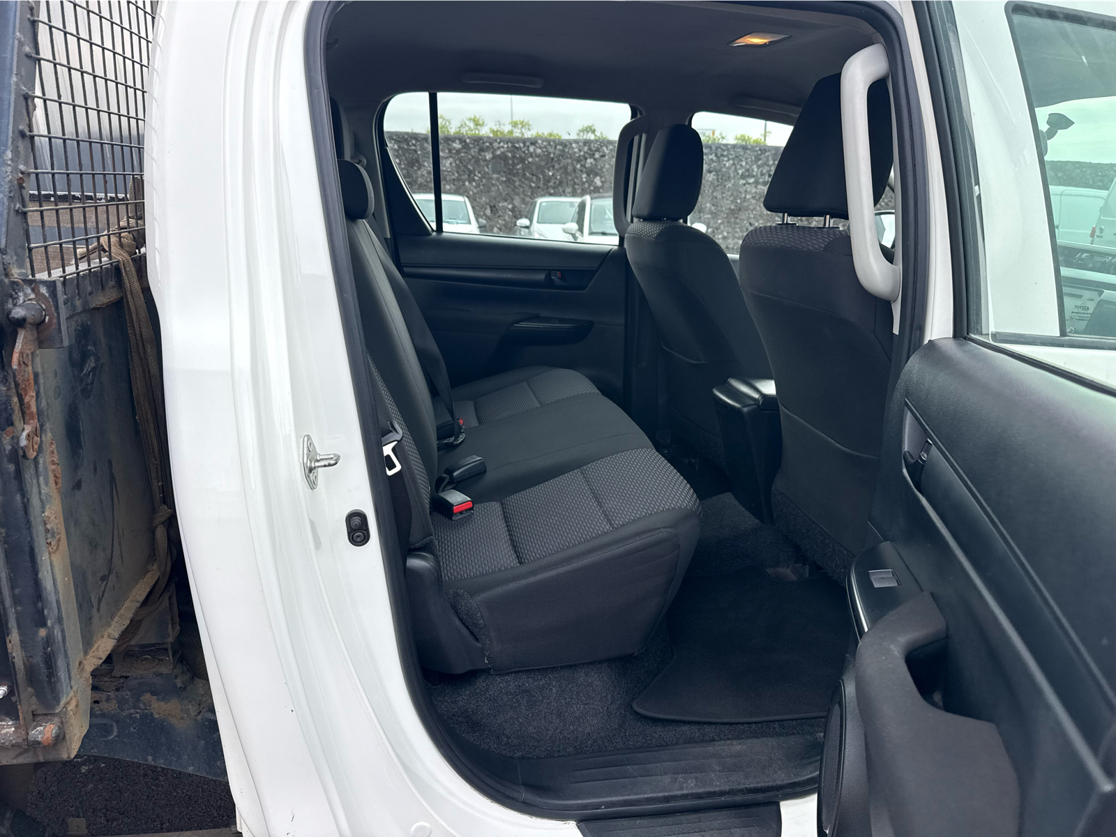 TOYOTA HILUX Hilux 2.4D 4x4 Cabina Dupla Caixa Met�lica