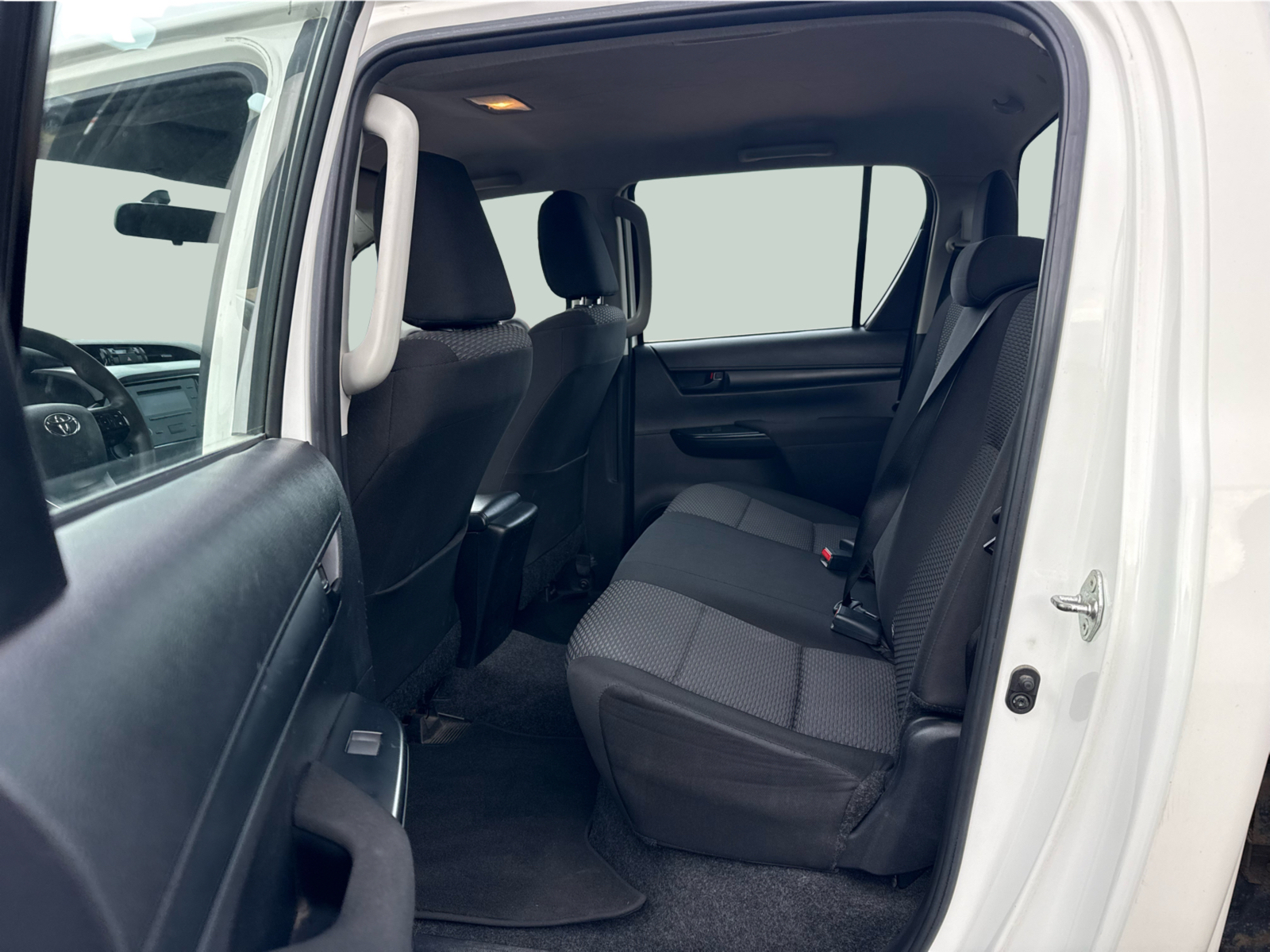 TOYOTA HILUX Hilux 2.4D 4x4 Cabina Dupla Caixa Met�lica