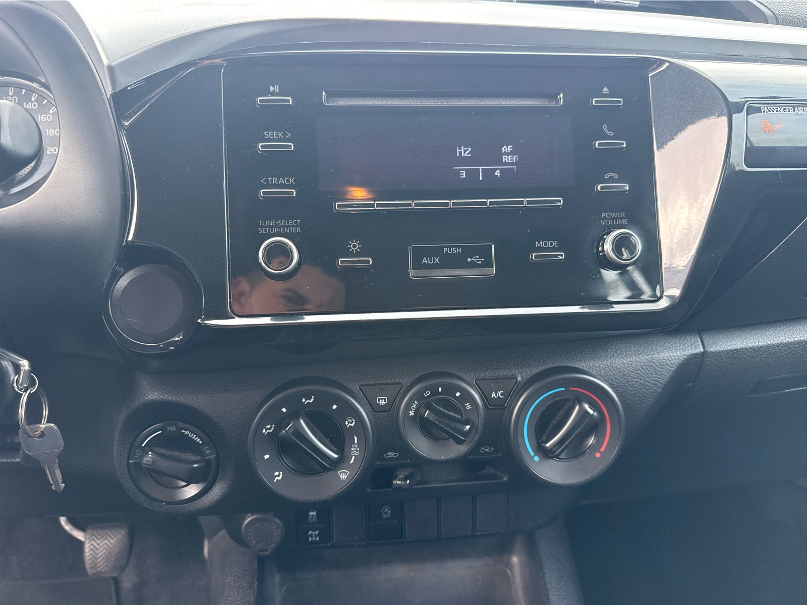 TOYOTA HILUX Hilux 2.4D 4x4 Cabina Dupla Caixa Met�lica