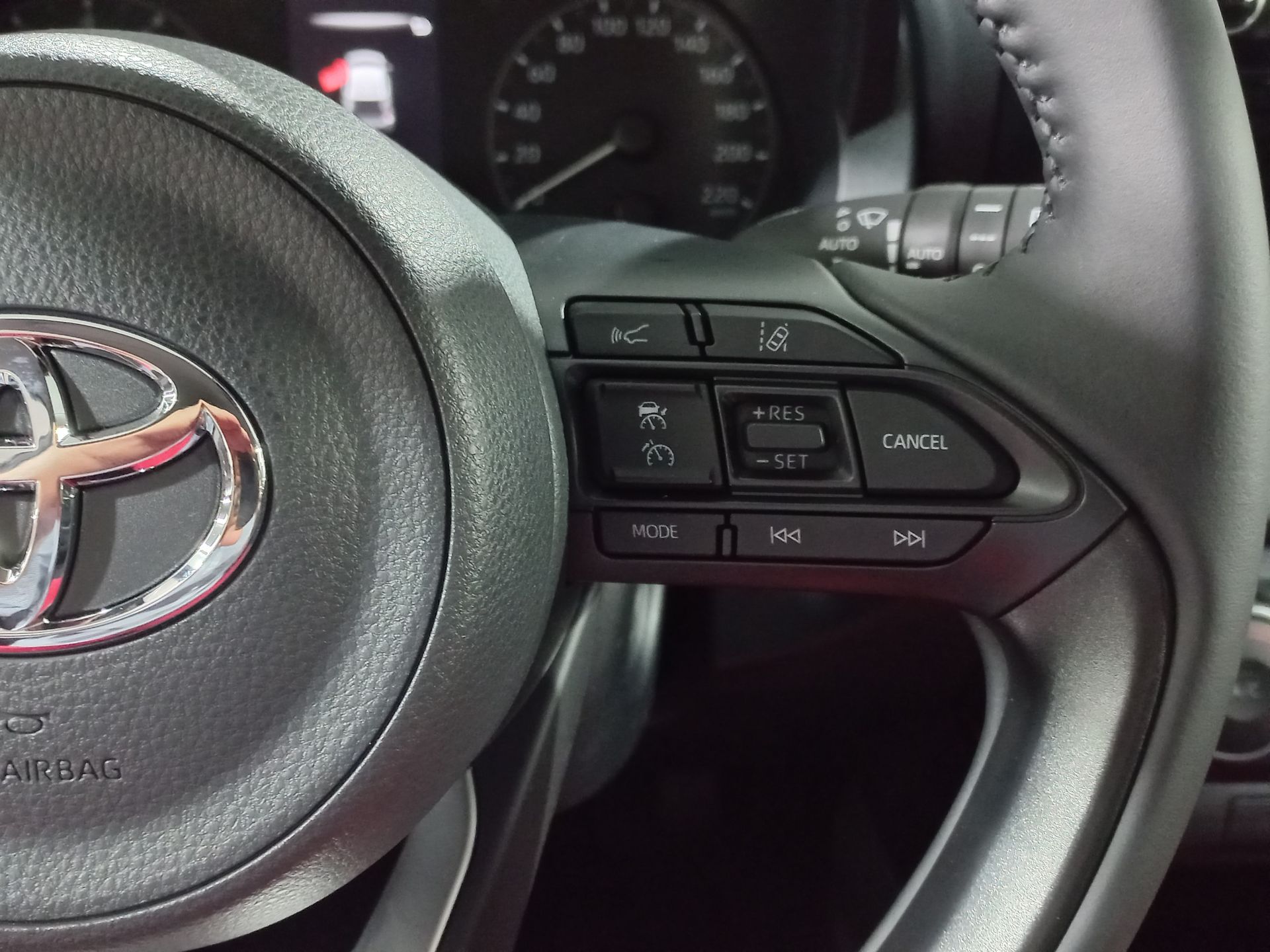 TOYOTA YARIS NG Yaris 1.0 Comfort Plus