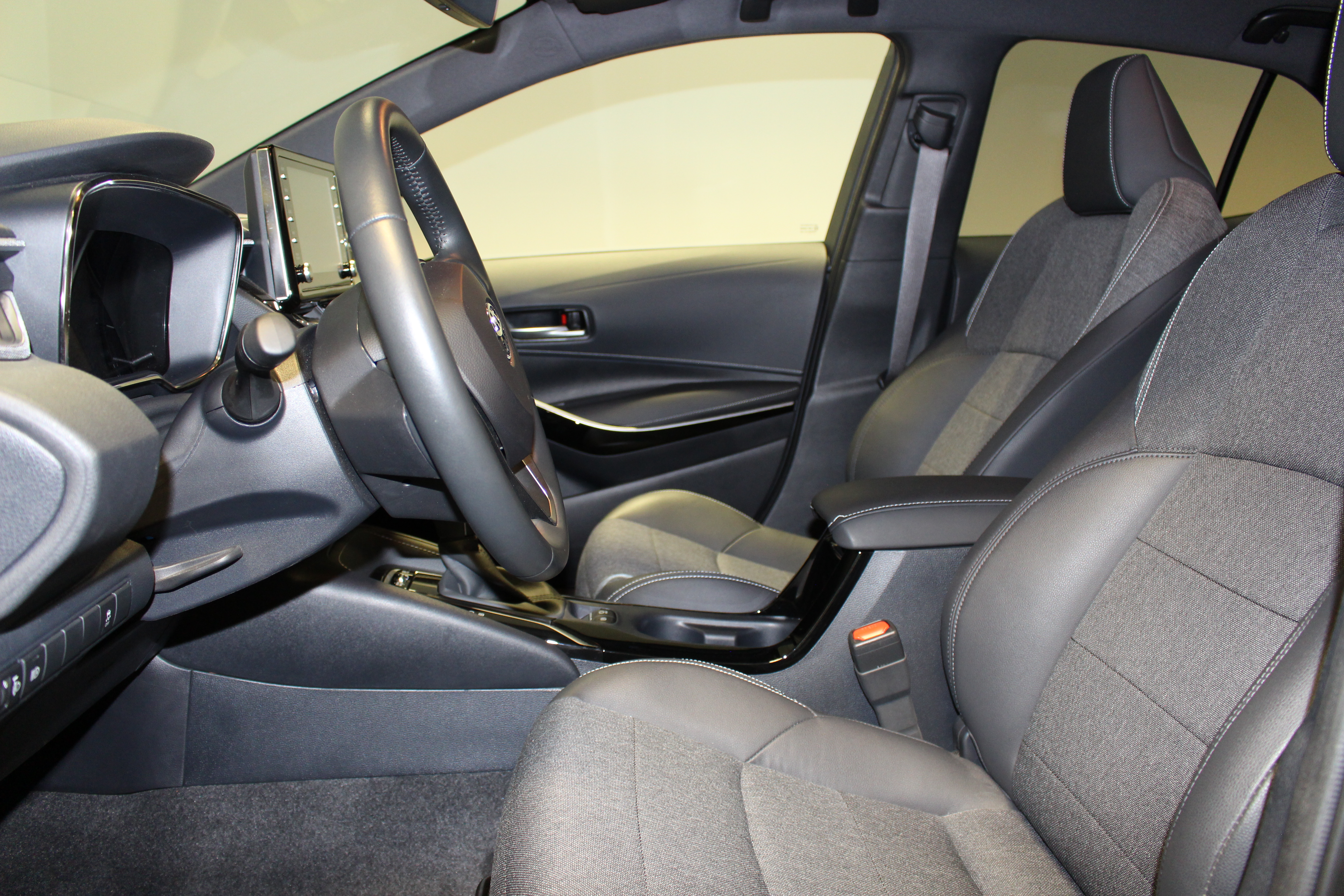 TOYOTA COROLLA HB Corolla HB 1.8 Hybrid Comfort + Pack Sport