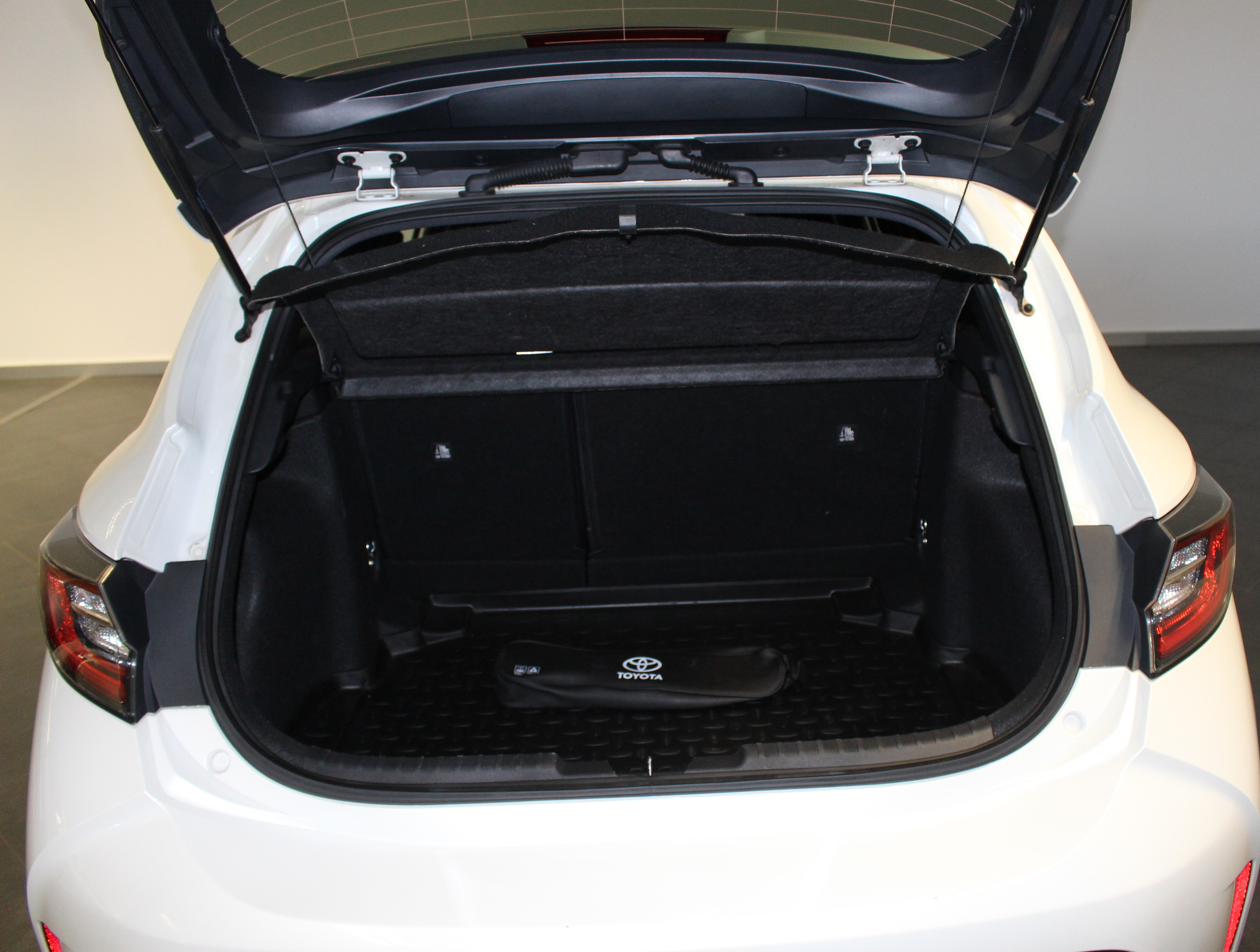 TOYOTA COROLLA HB Corolla HB 1.8 Hybrid Comfort + Pack Sport