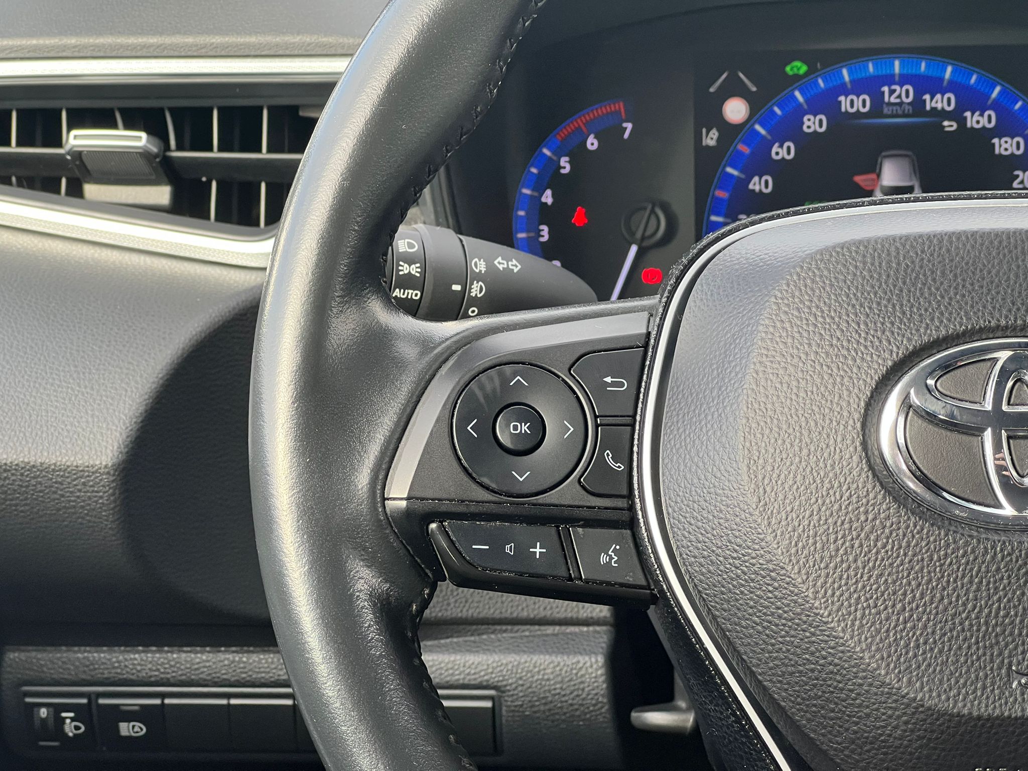 TOYOTA COROLLA HB Corolla HB 1.8 Hybrid SQUARE Collection