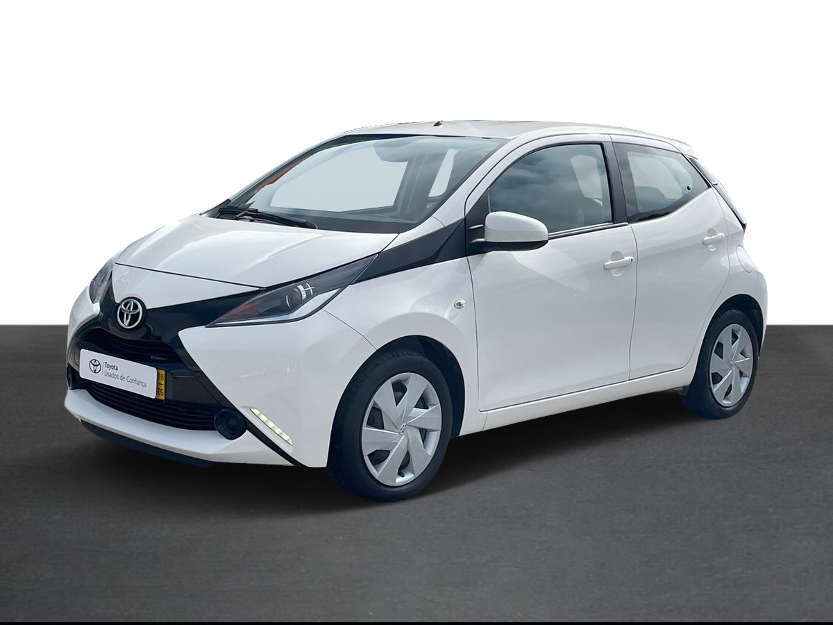 TOYOTA AYGO AYGO 3P 1.0 x-play + AC + x-touch