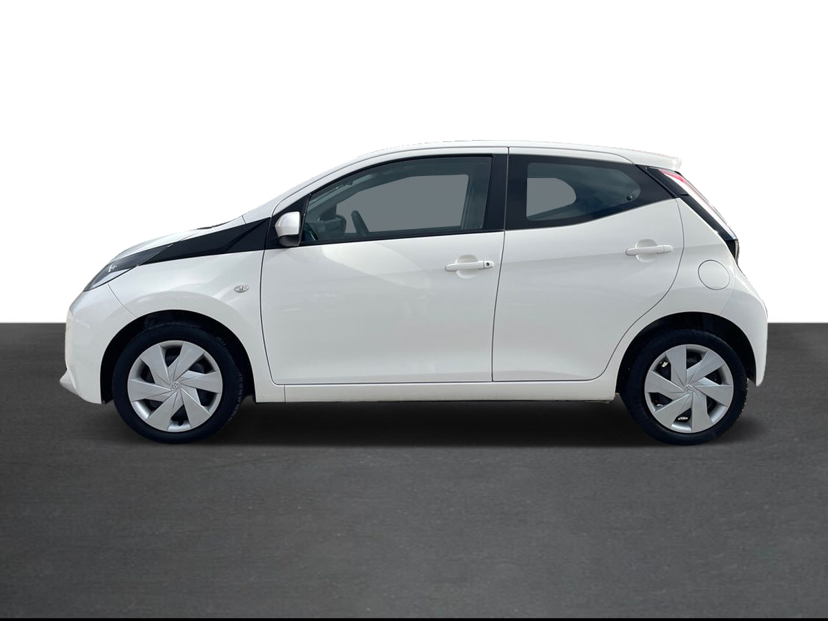 TOYOTA AYGO AYGO 3P 1.0 x-play + AC + x-touch