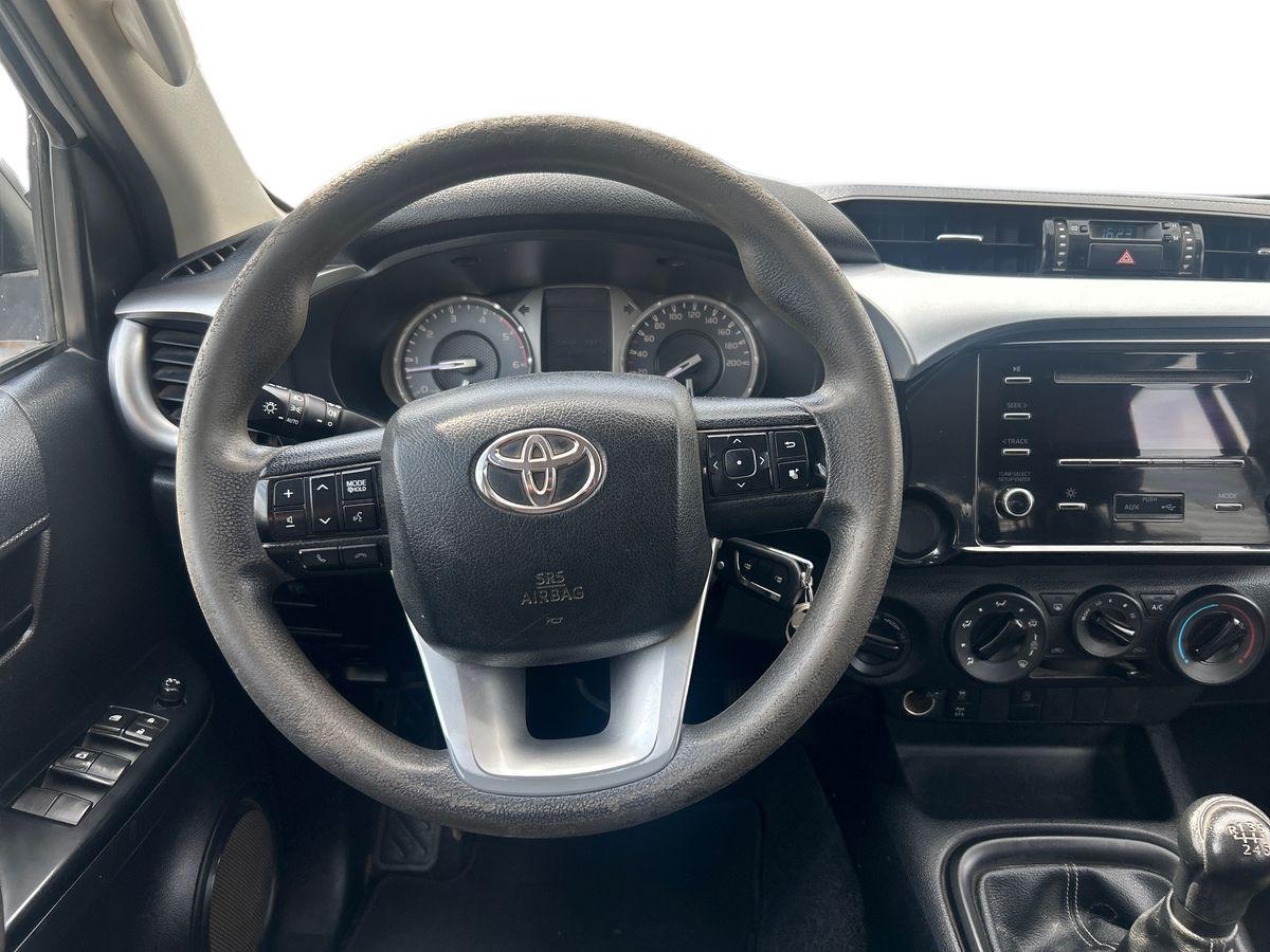 TOYOTA HILUX Hilux 2.4D 4x4 Cabina Dupla Caixa Met�lica