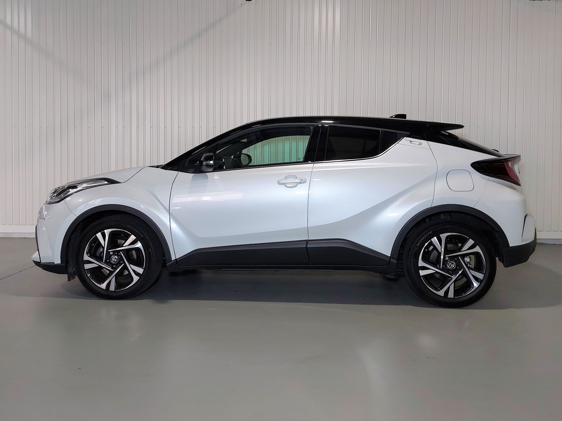 TOYOTA TOYOTA C-HR Toyota C-HR 1.8 Hybrid SQUARE Collection