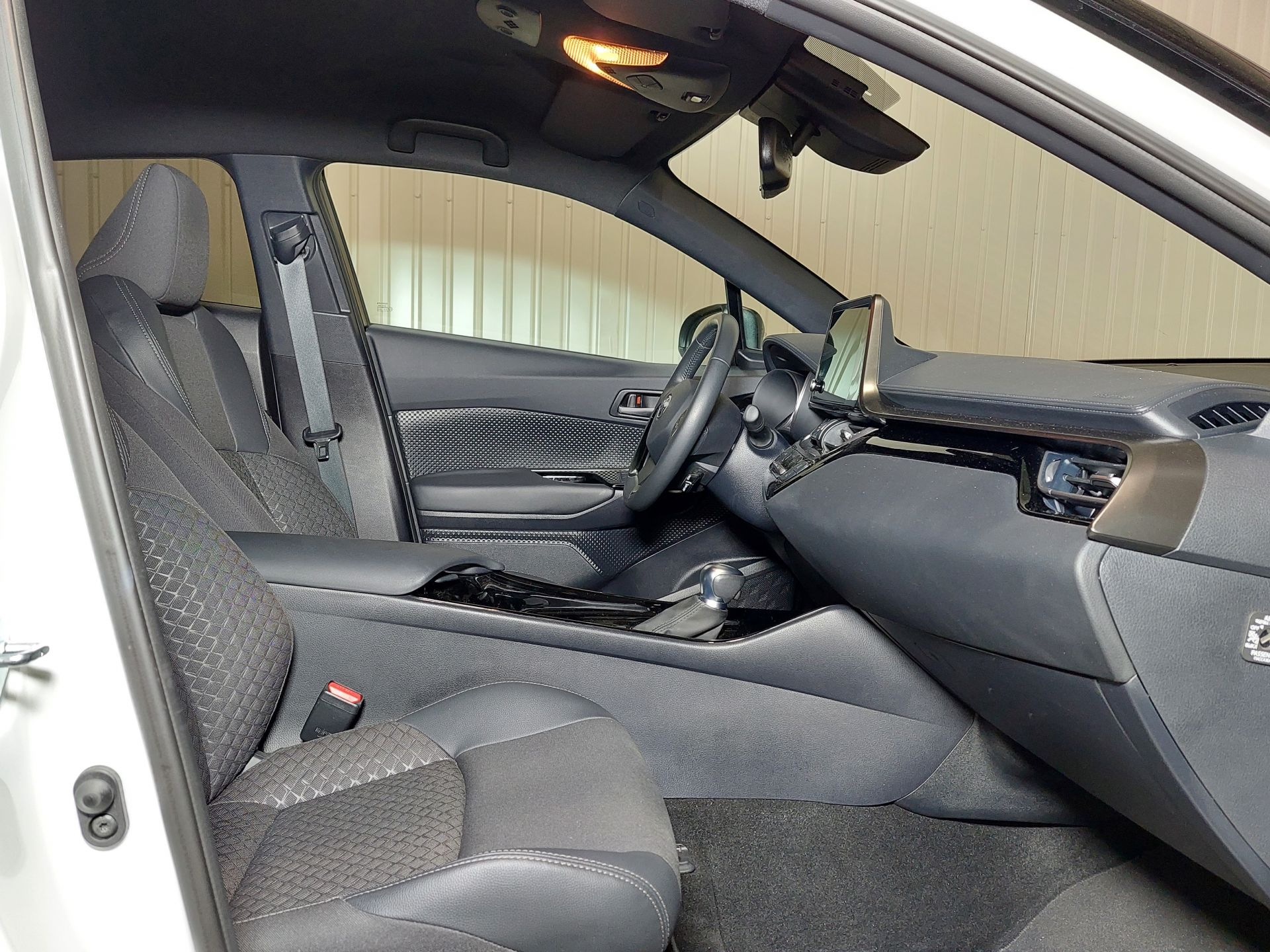 TOYOTA TOYOTA C-HR Toyota C-HR 1.8 Hybrid SQUARE Collection