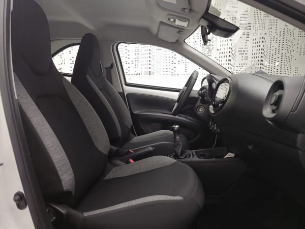 TOYOTA AYGO X Play 1.0G