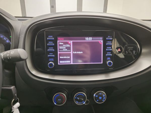 TOYOTA AYGO X Play 1.0G