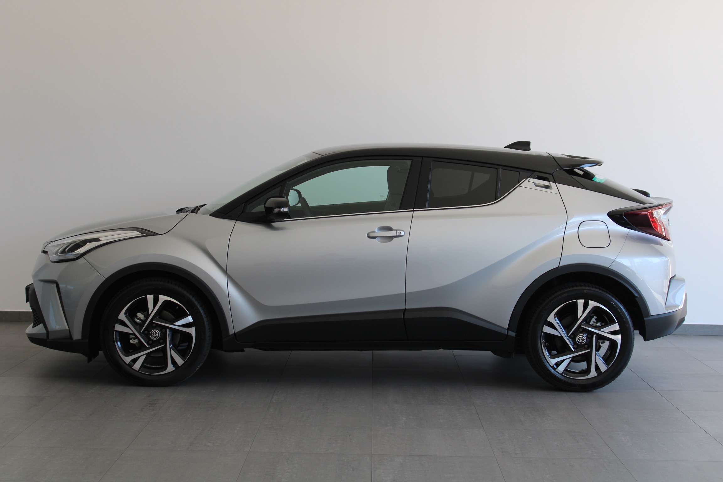 TOYOTA TOYOTA C-HR Toyota C-HR 1.8 Hybrid SQUARE Collection