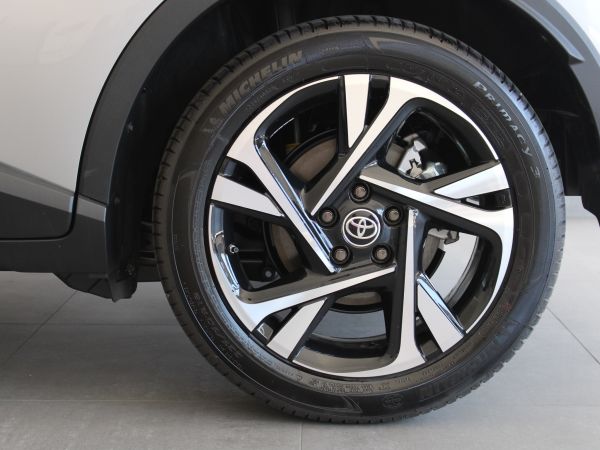 TOYOTA TOYOTA C-HR Toyota C-HR 1.8 Hybrid SQUARE Collection