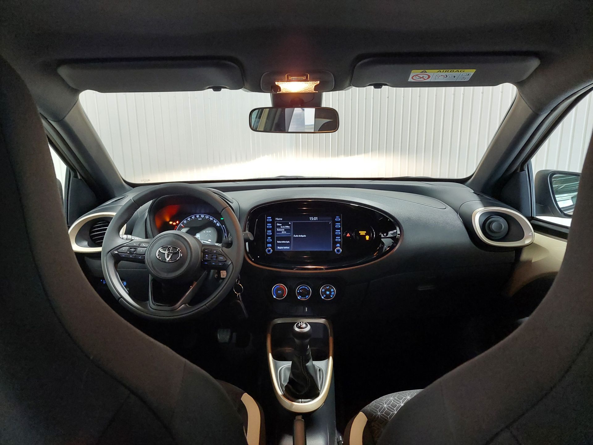 TOYOTA AYGO X 22-24 Aygo X 1.0 Envy