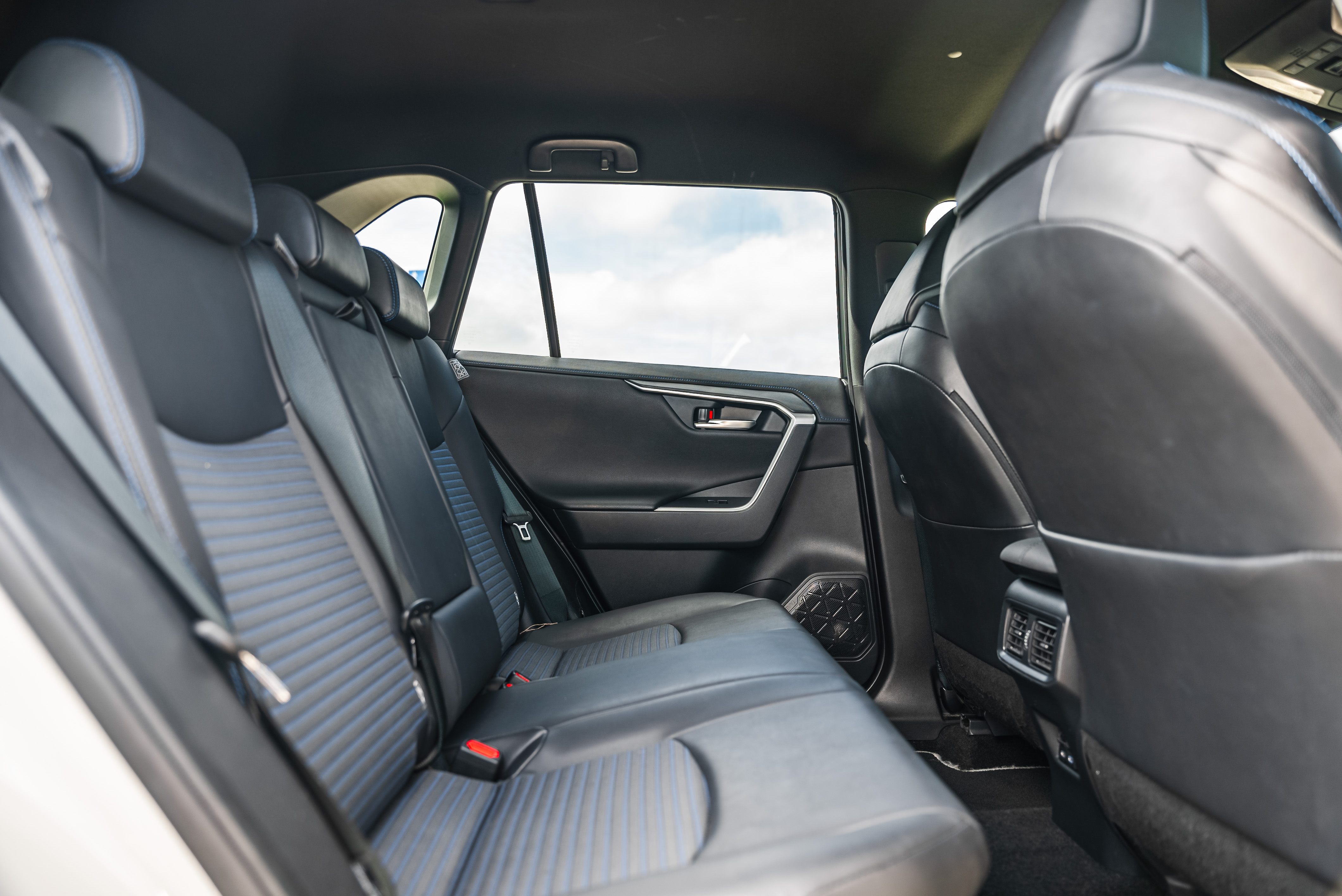 TOYOTA RAV4 RAV4 2.5 Hybrid Dynamic Force SQUARE Collection