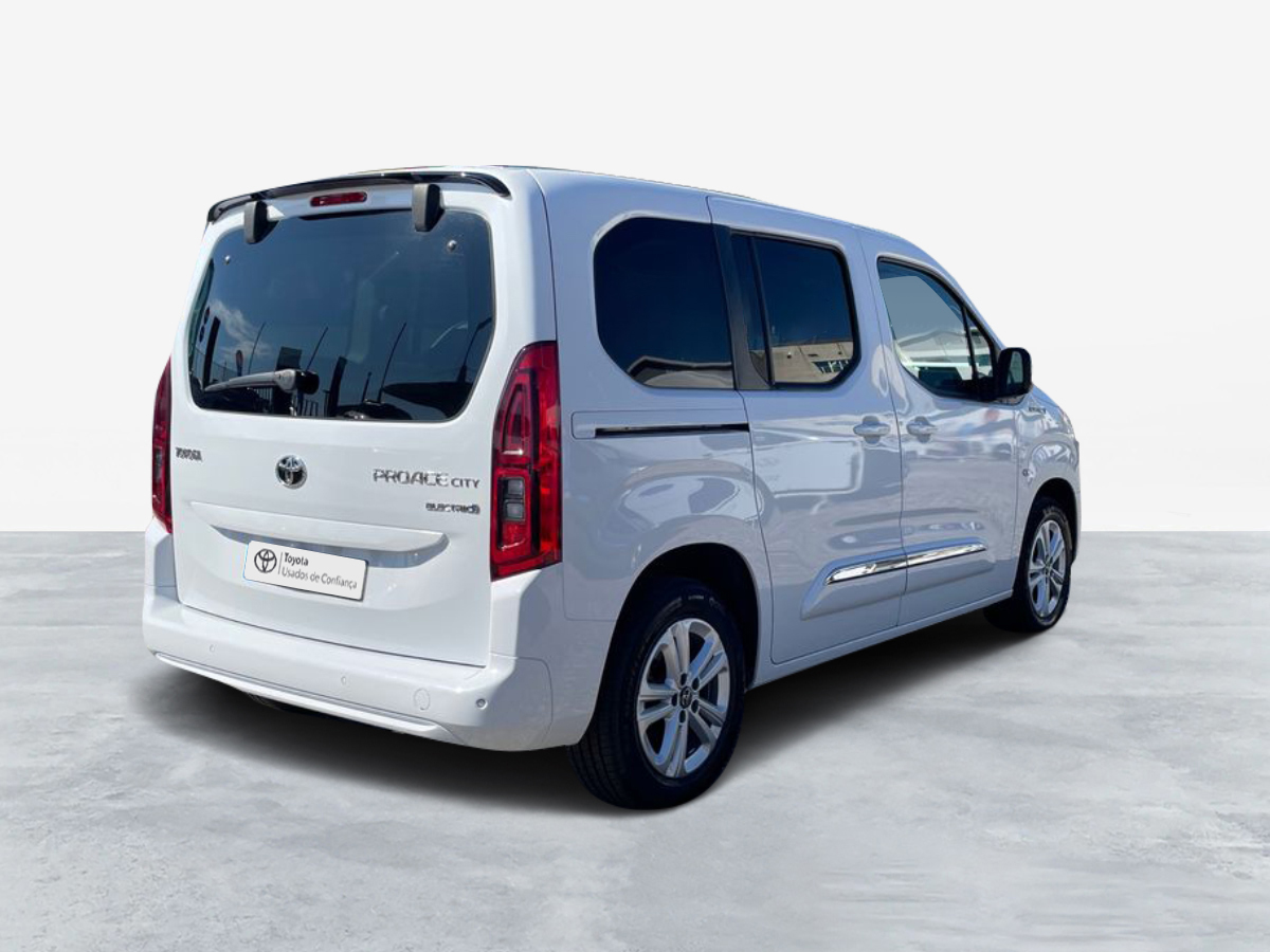 TOYOTA PROACE CITY VERSO BEV Proace City Verso BEV L1 50kWh Exclusive