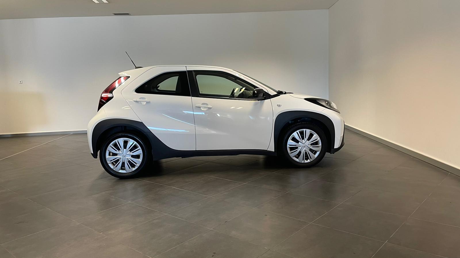 TOYOTA AYGO X Aygo X play 1.0G