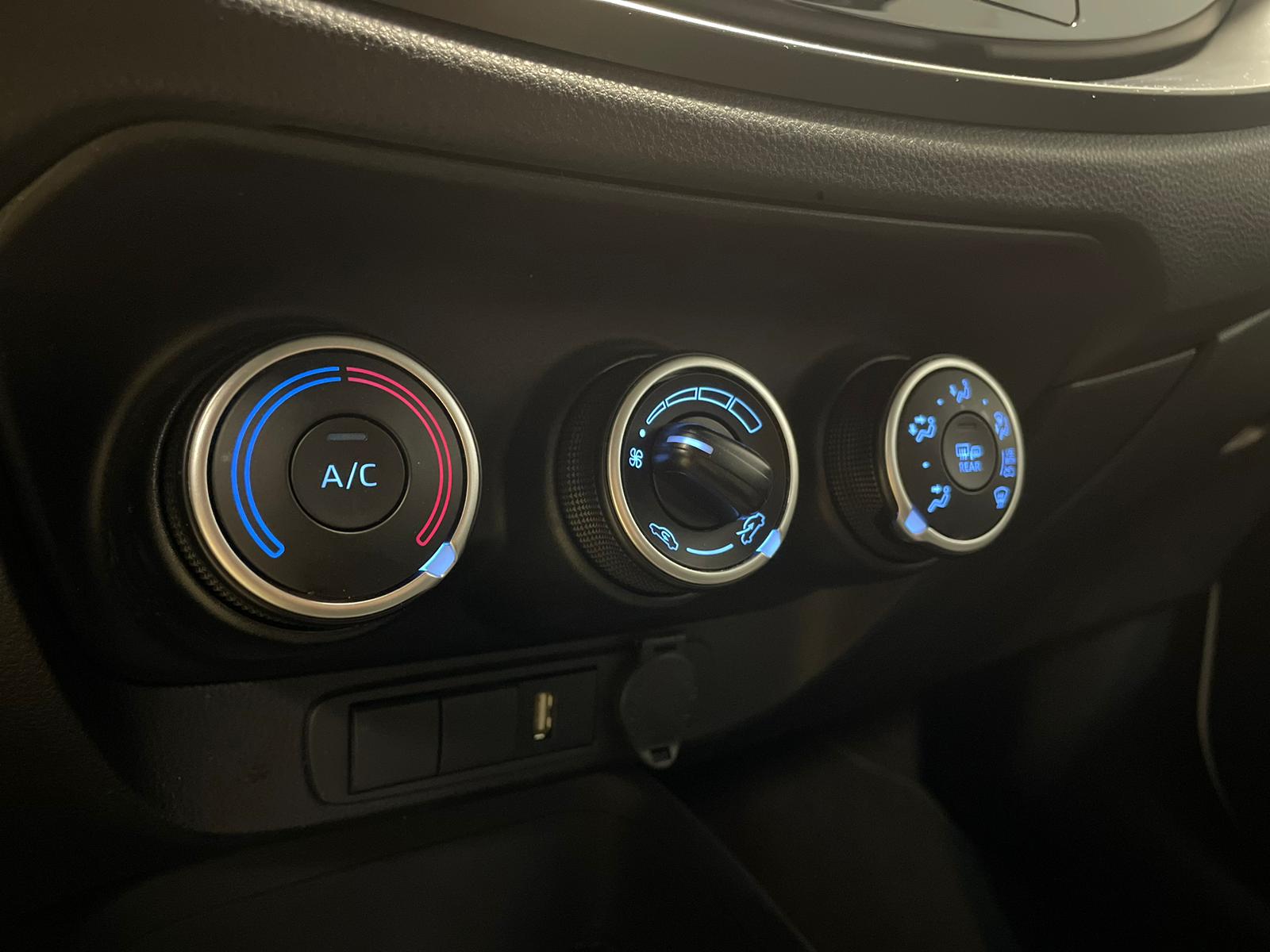 TOYOTA AYGO X Aygo X play 1.0G