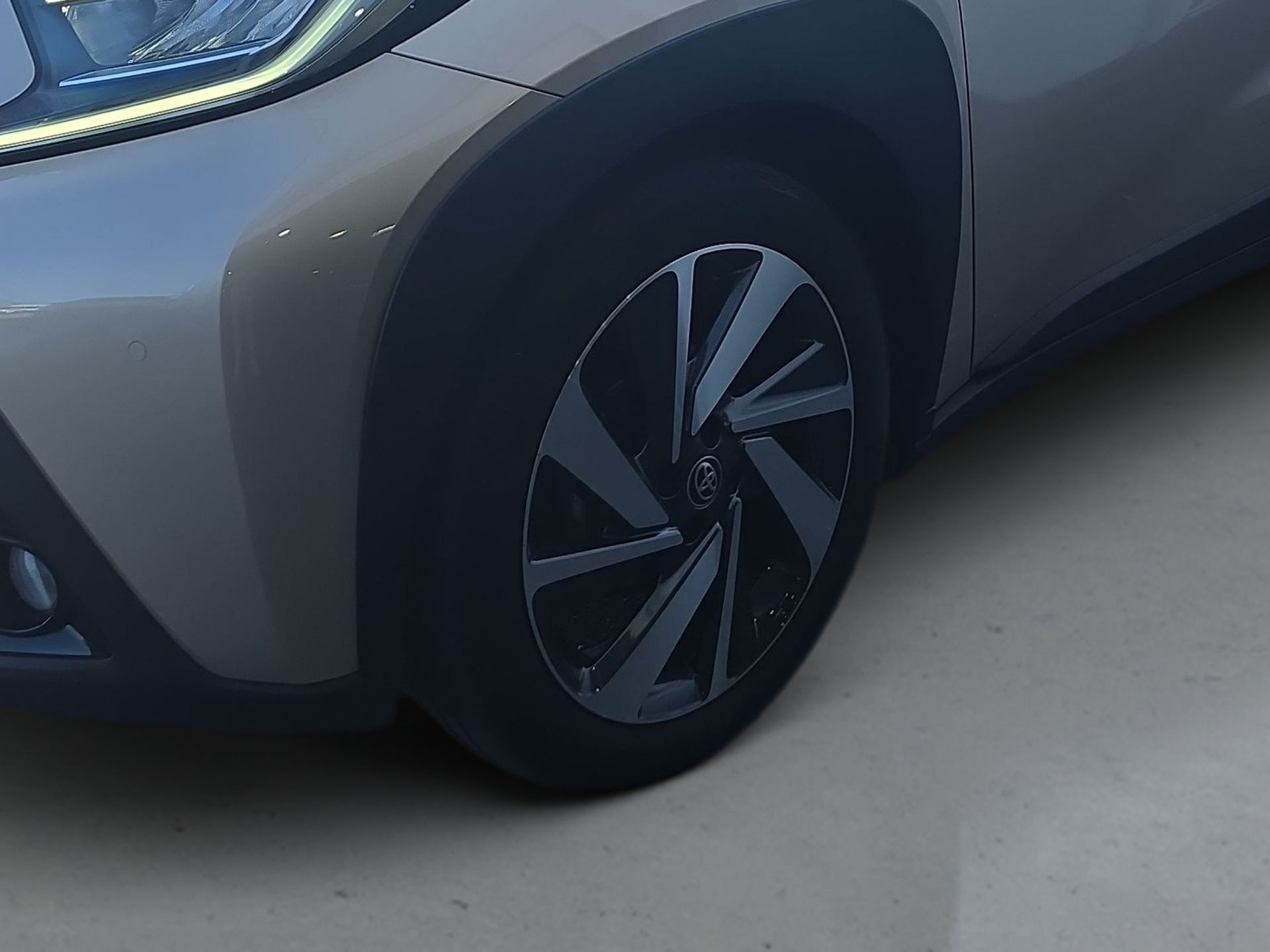 TOYOTA AYGO X Aygo X envy 1.0G MT