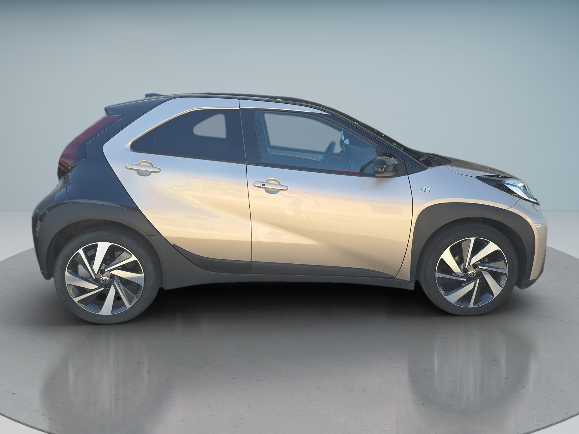 TOYOTA AYGO X Aygo X envy 1.0G MT