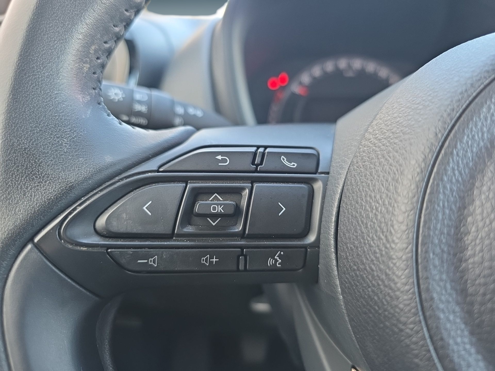 TOYOTA AYGO X Aygo X envy 1.0G MT