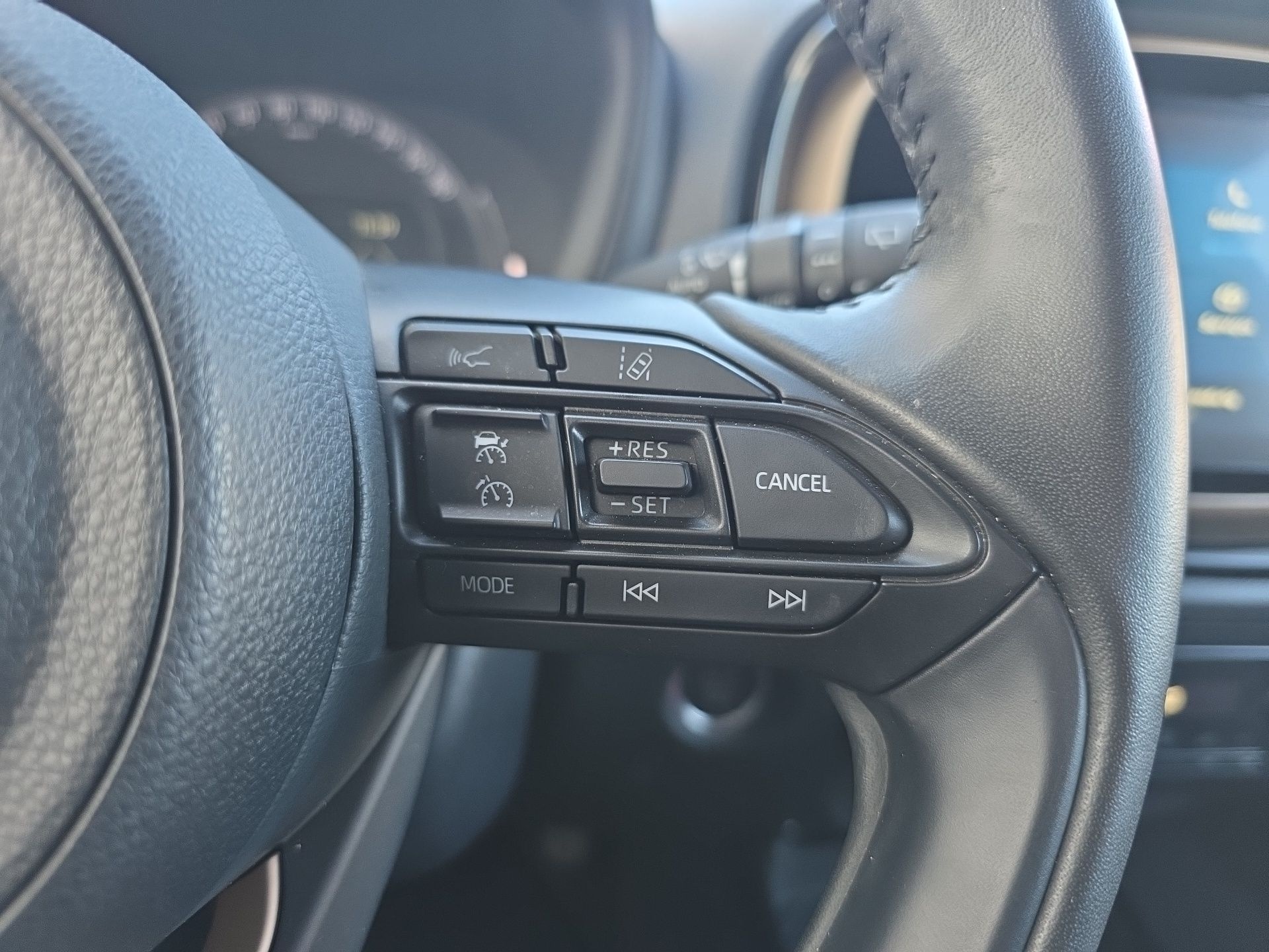 TOYOTA AYGO X Aygo X envy 1.0G MT