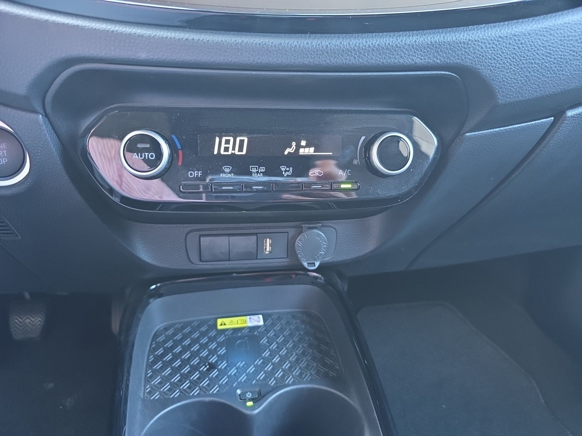 TOYOTA AYGO X Aygo X envy 1.0G MT