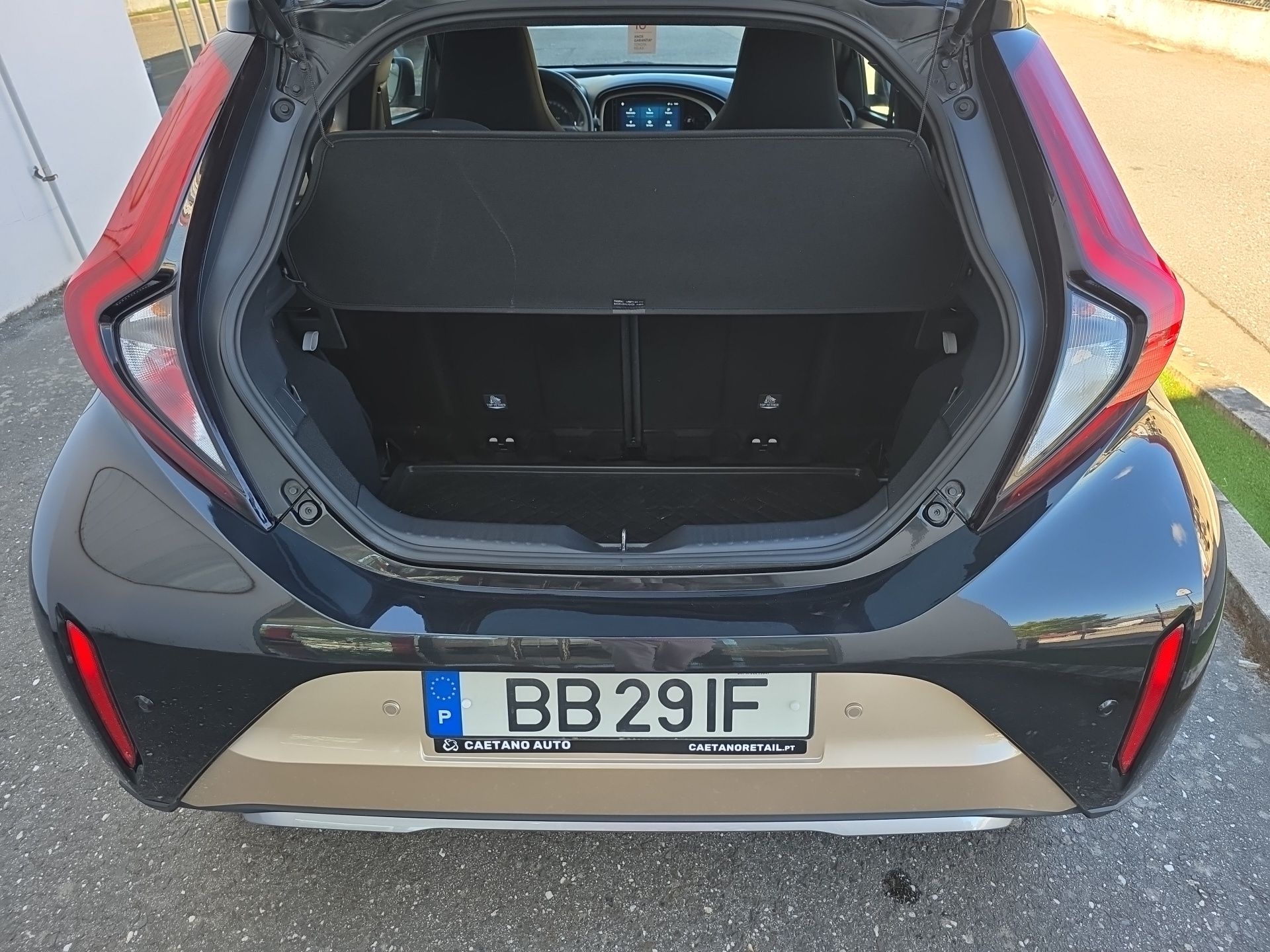 TOYOTA AYGO X Aygo X envy 1.0G MT