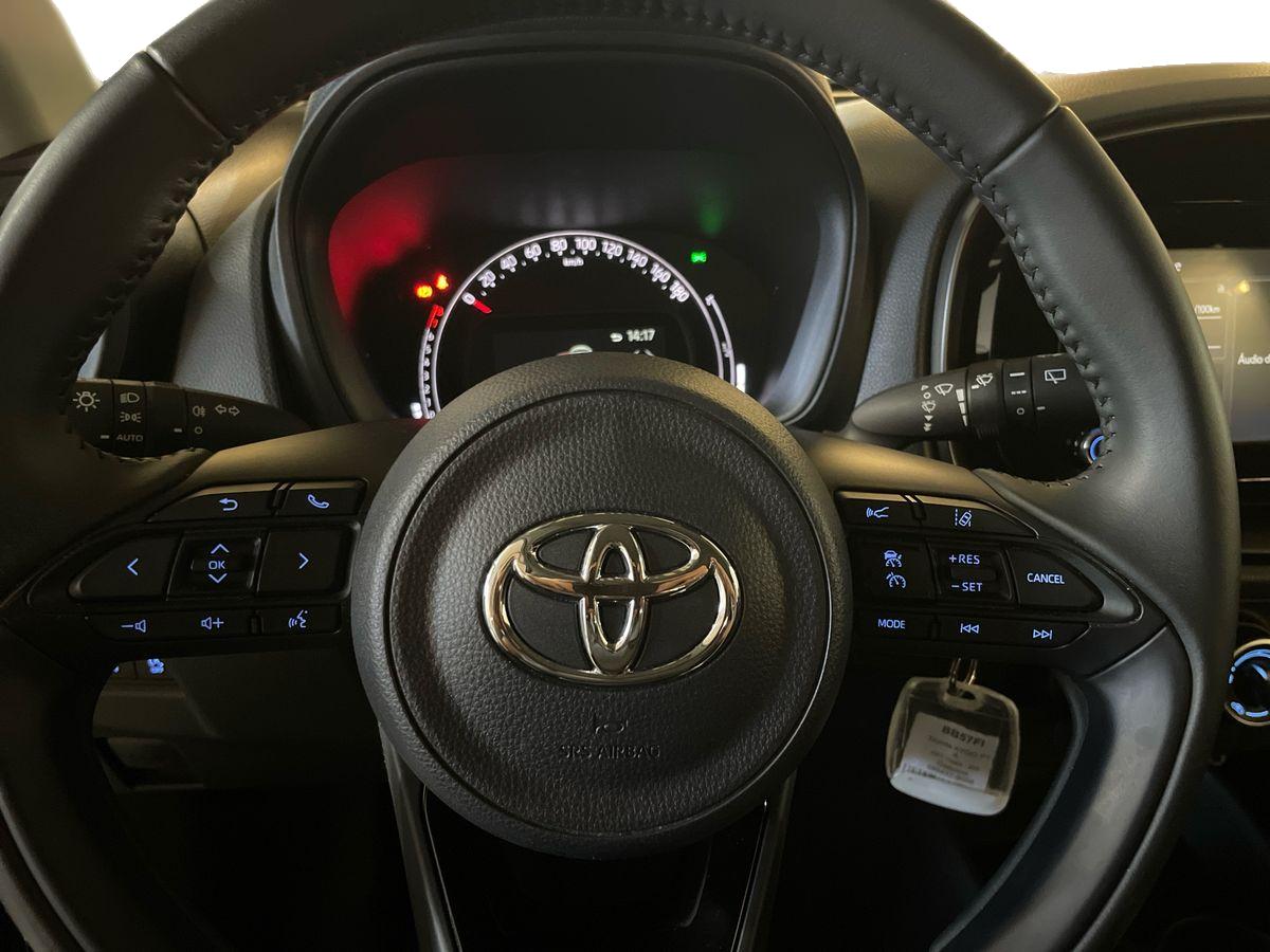 TOYOTA AYGO X Aygo X play 1.0G