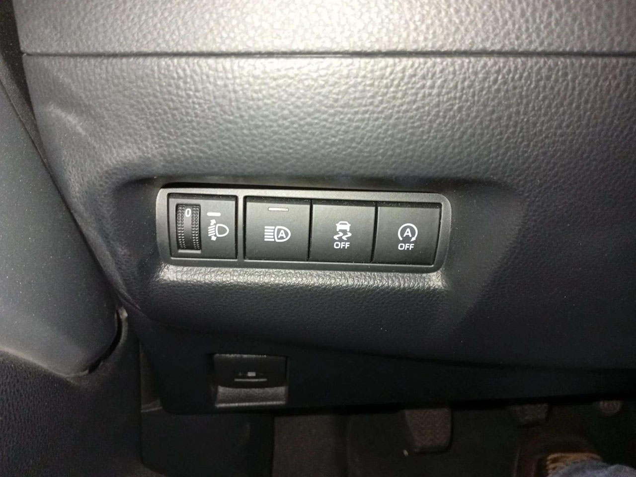 TOYOTA AYGO X Aygo X play 1.0G