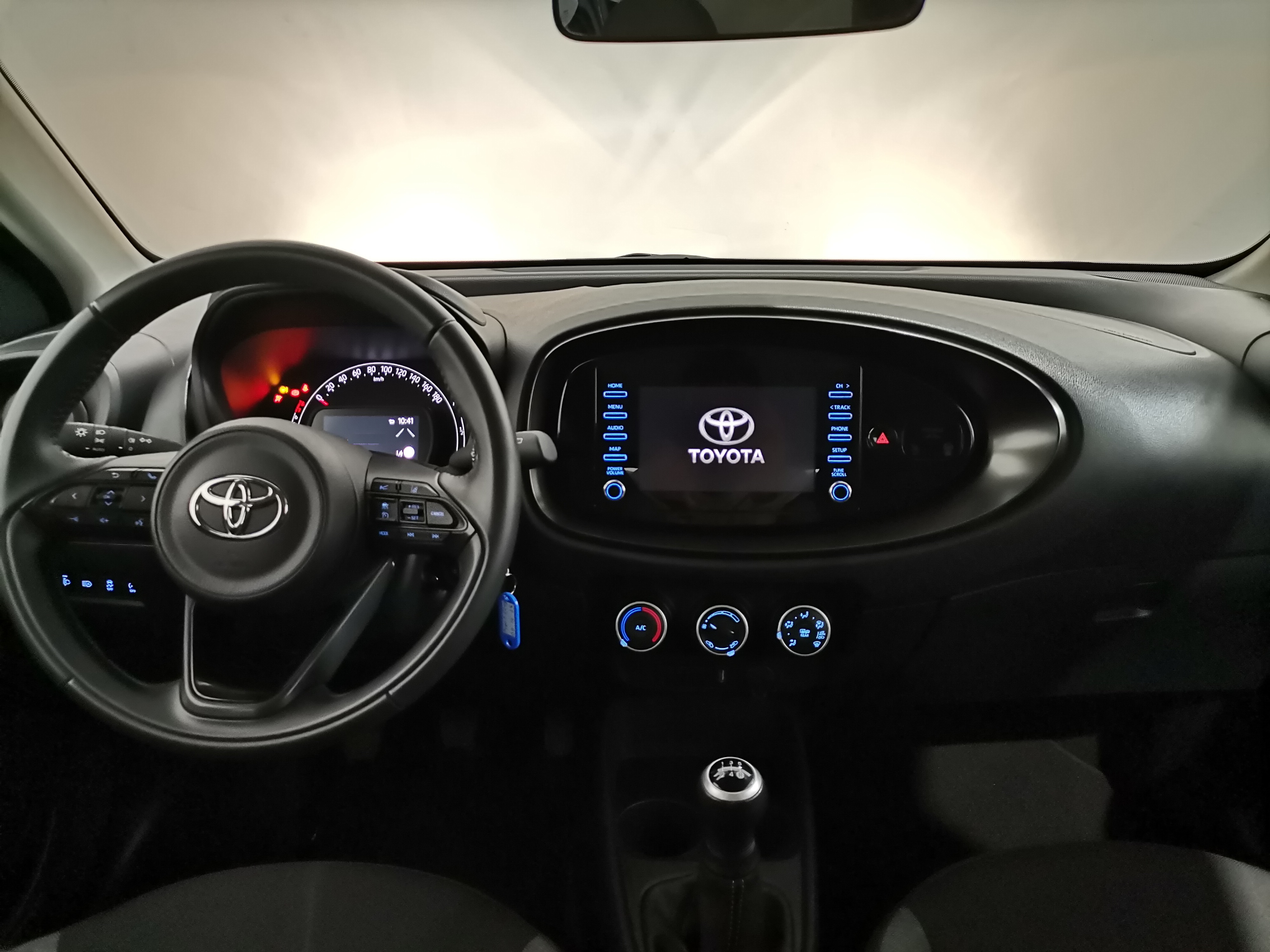 TOYOTA AYGO X Aygo X play 1.0G