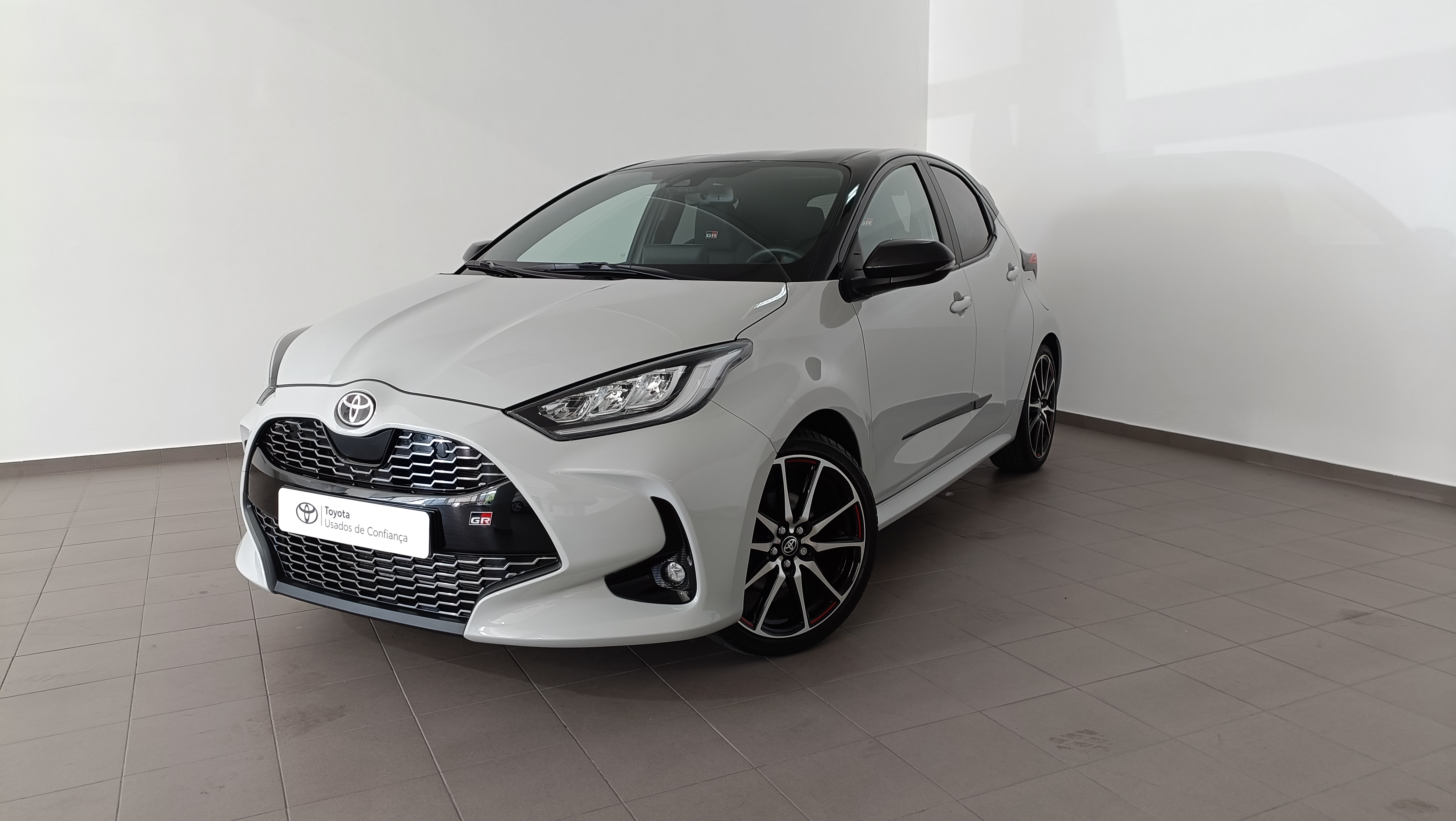Ver detalhes de TOYOTA YARIS Yaris 1.5 Hybrid Dynamic Force GR Sport