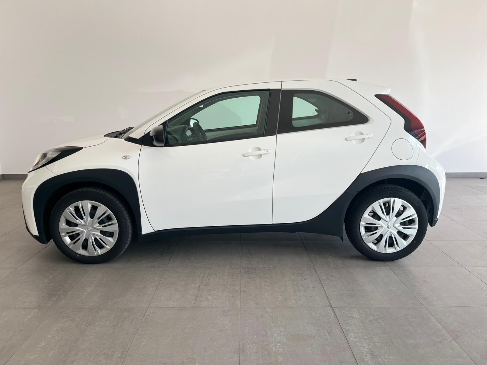 TOYOTA AYGO X Aygo X play 1.0G